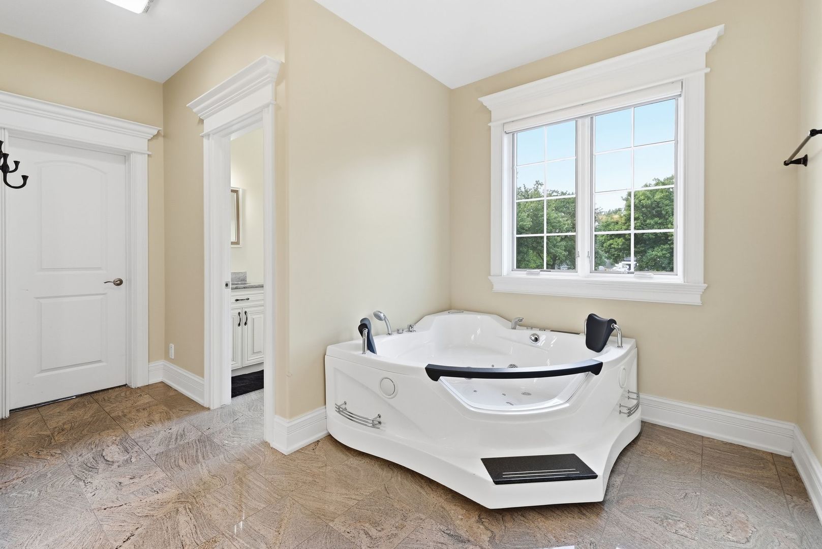 main property photo 48