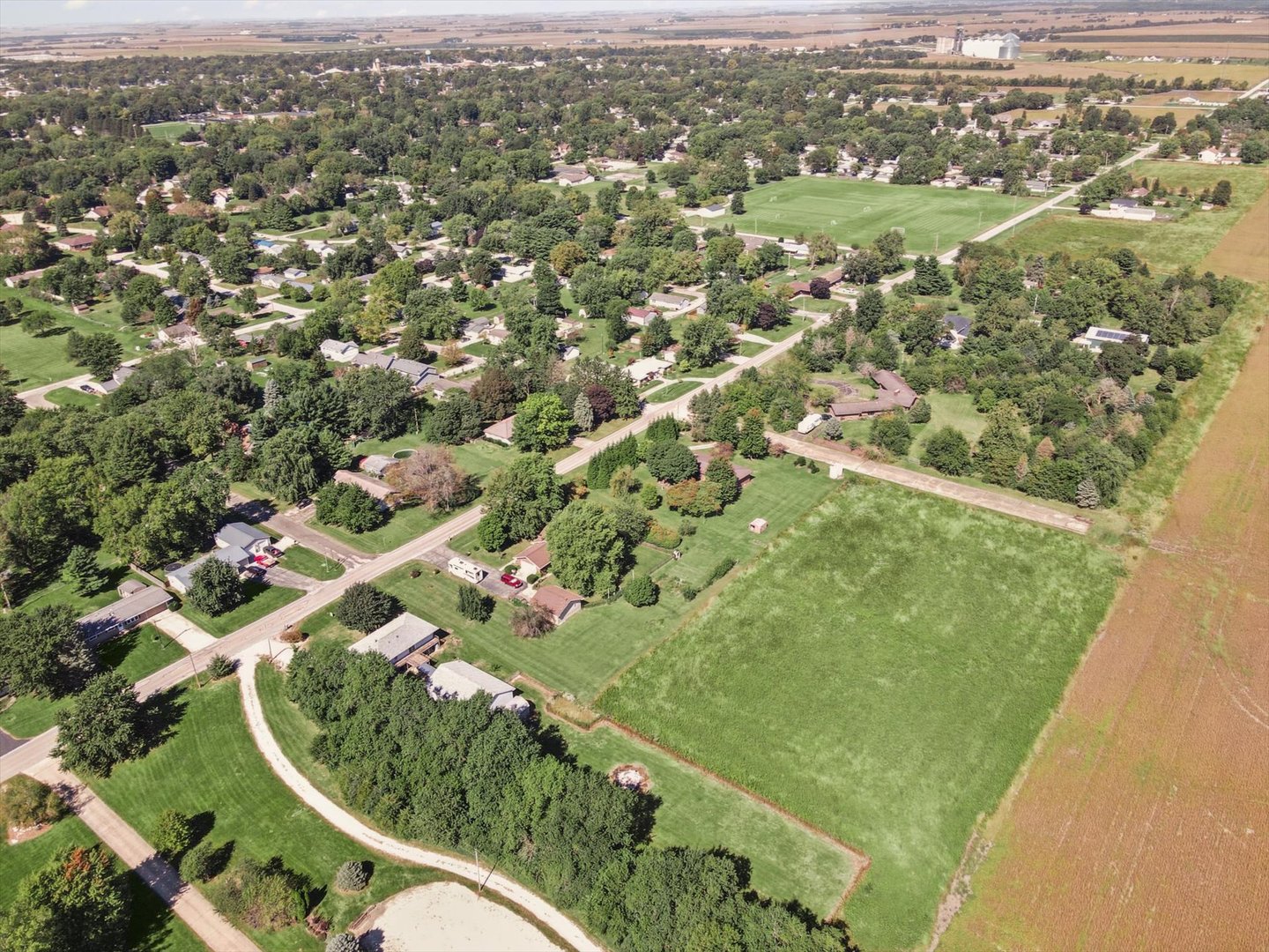 main property photo 40