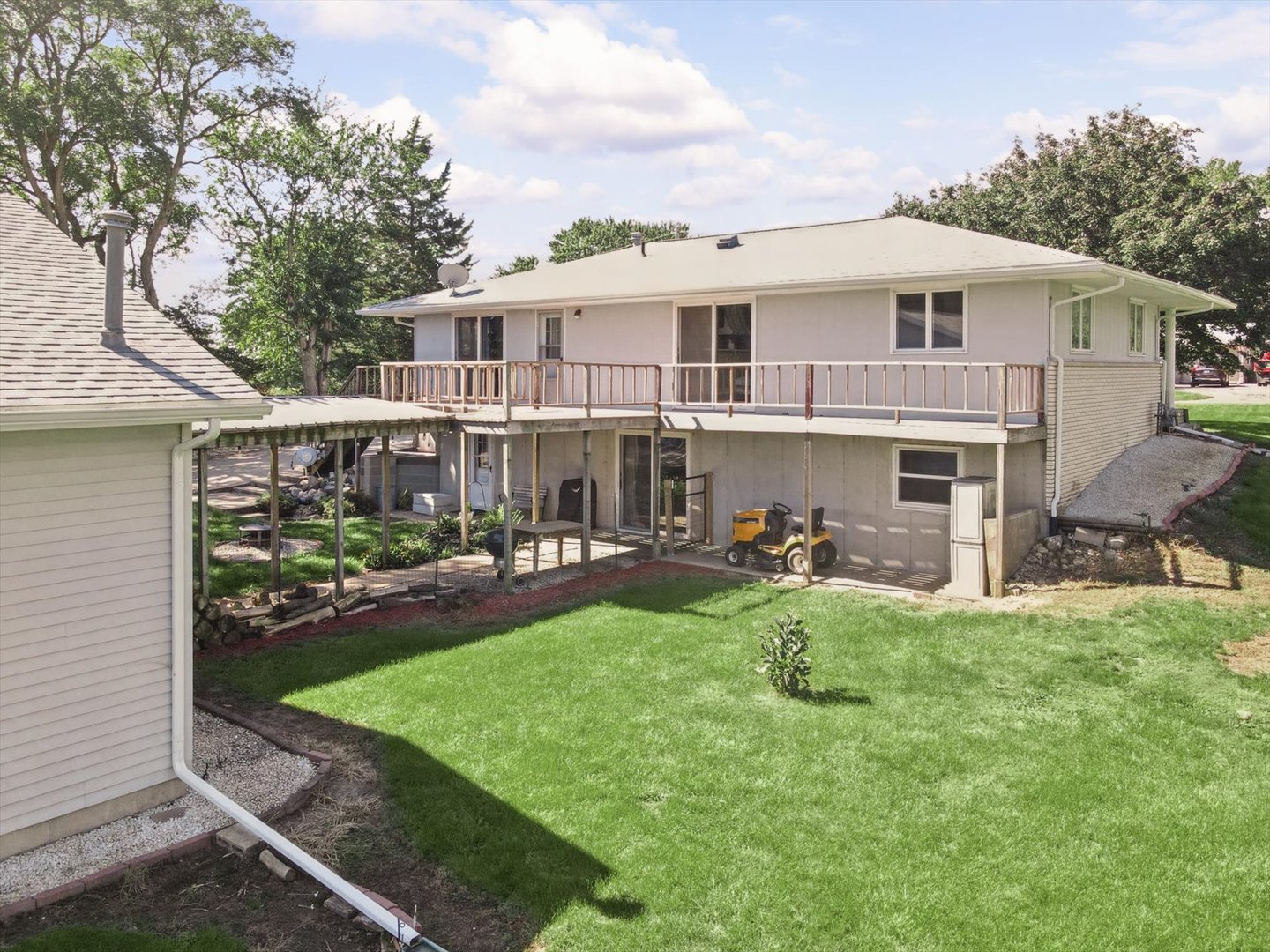 main property photo 45