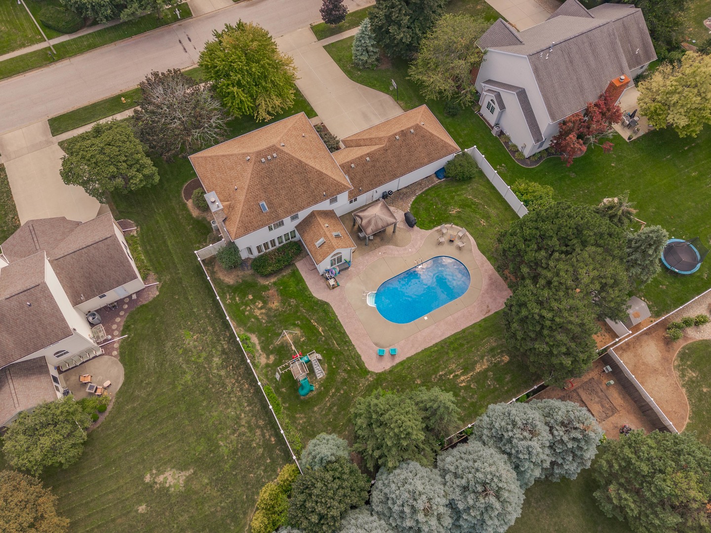 main property photo 73