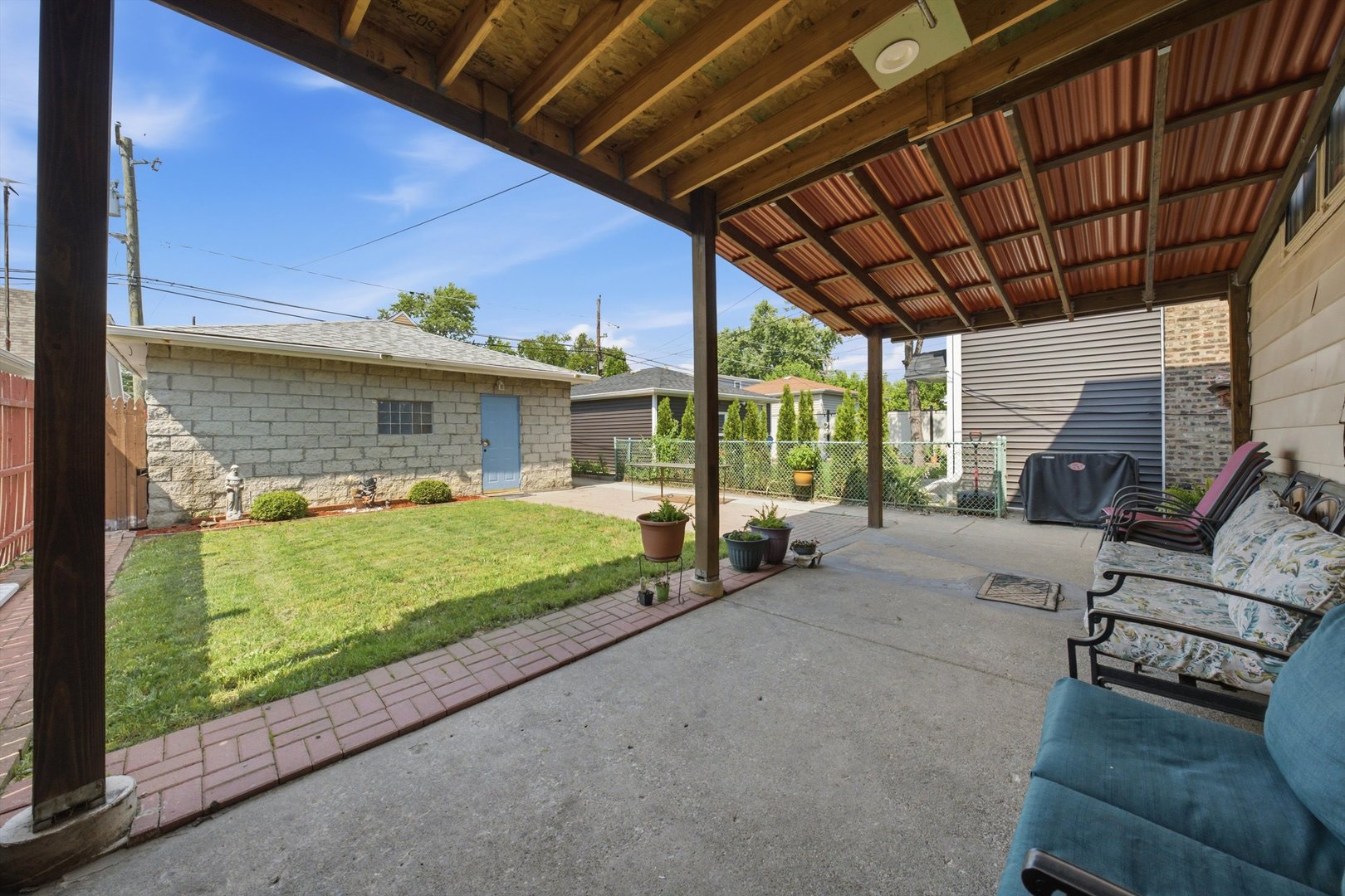 main property photo 30
