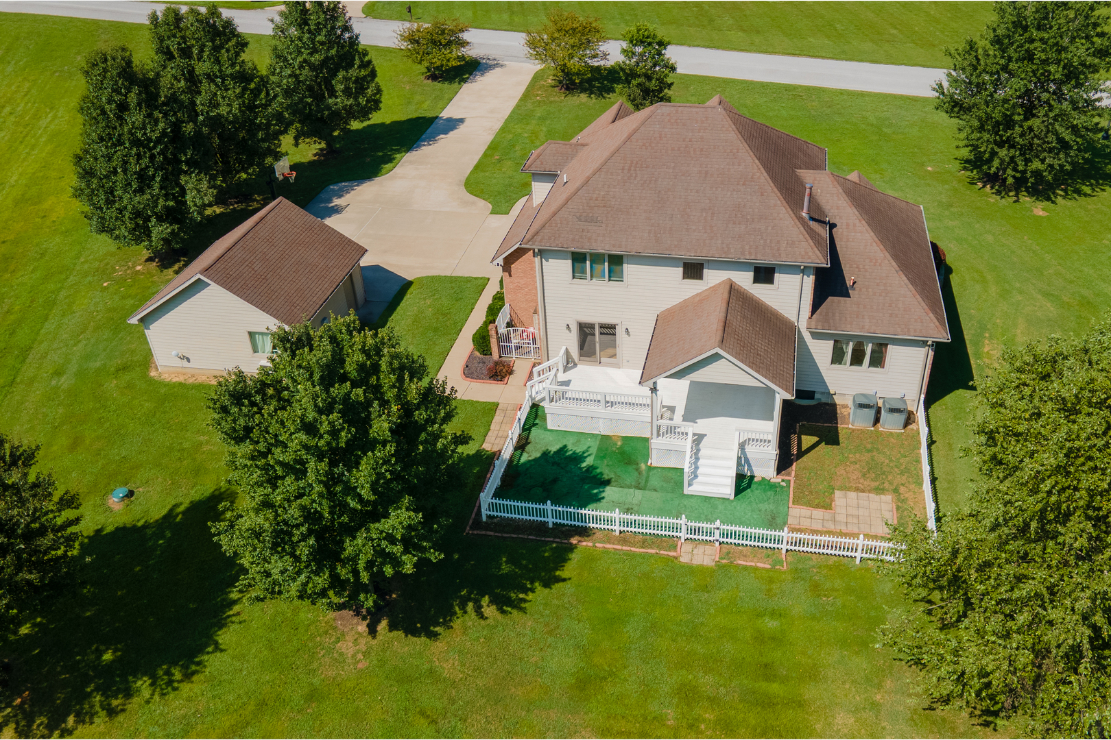 main property photo 24