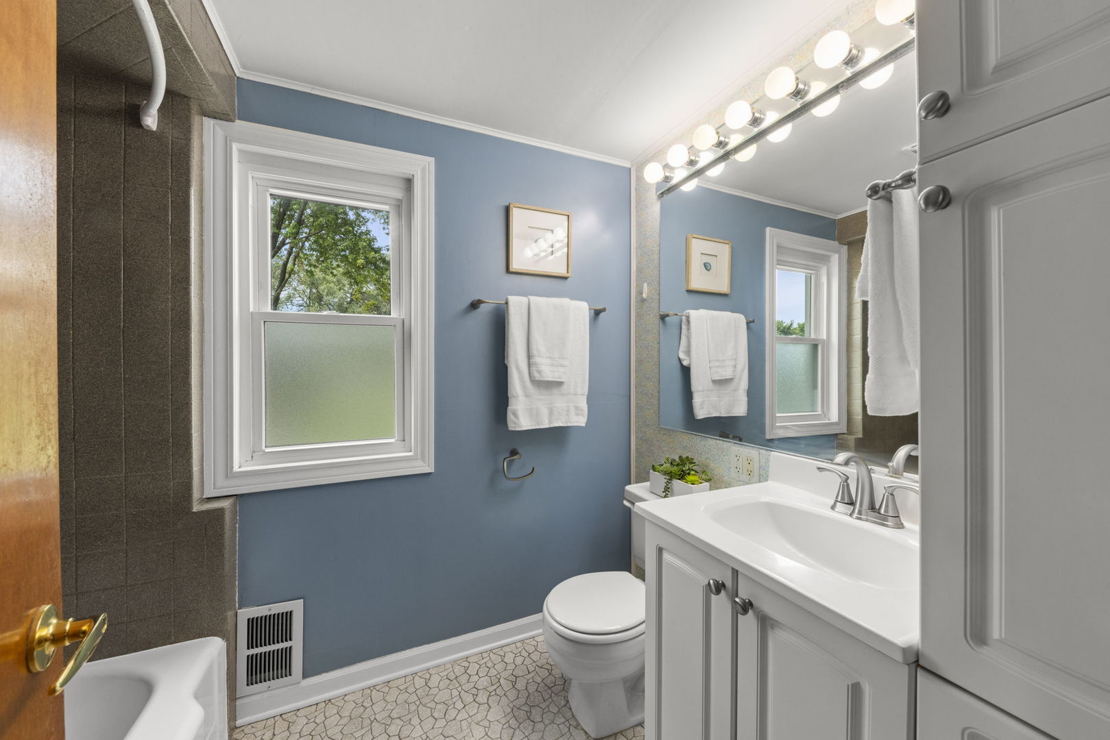 property viewer photo 10