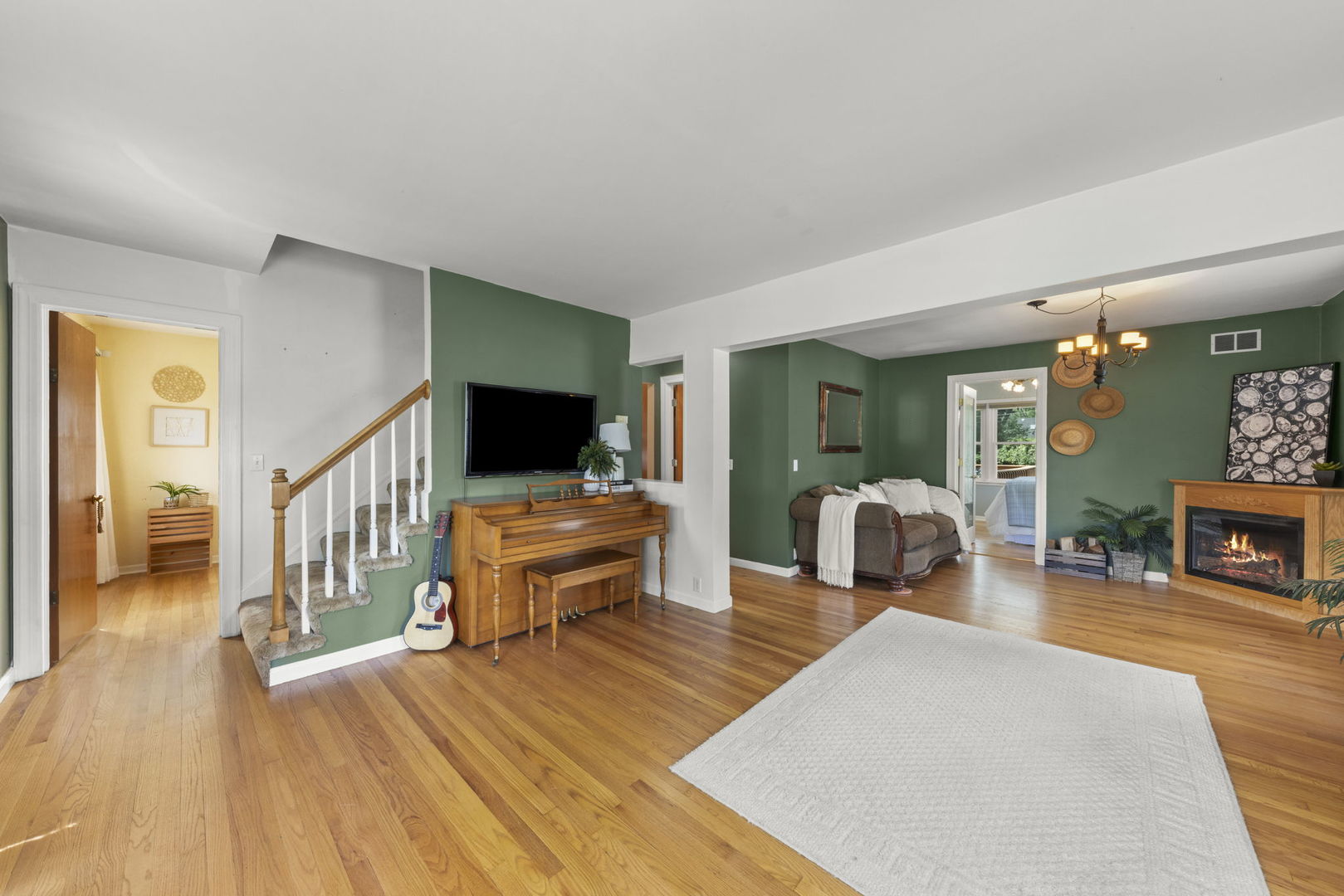property viewer photo 2