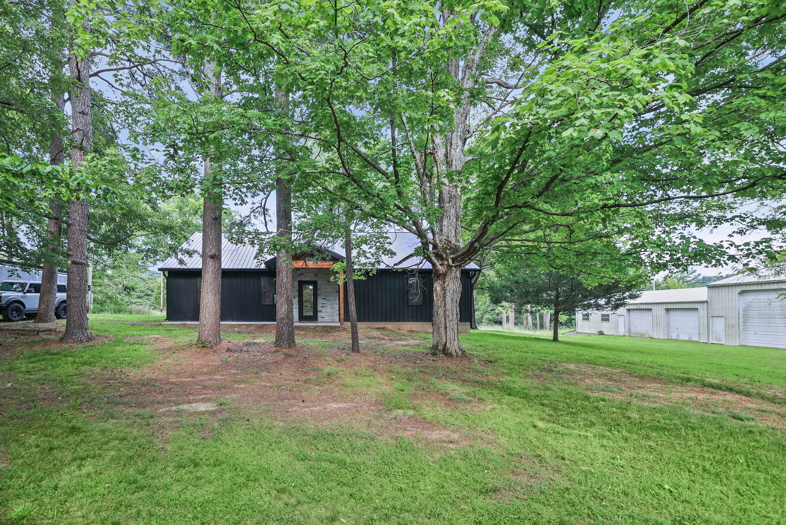 main property photo 16