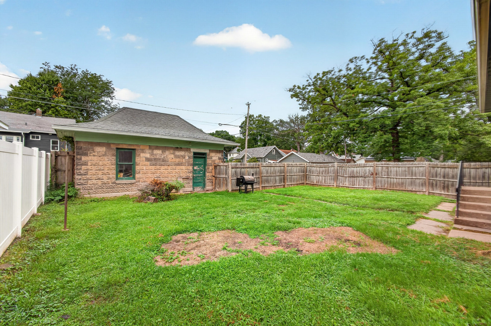 main property photo 35