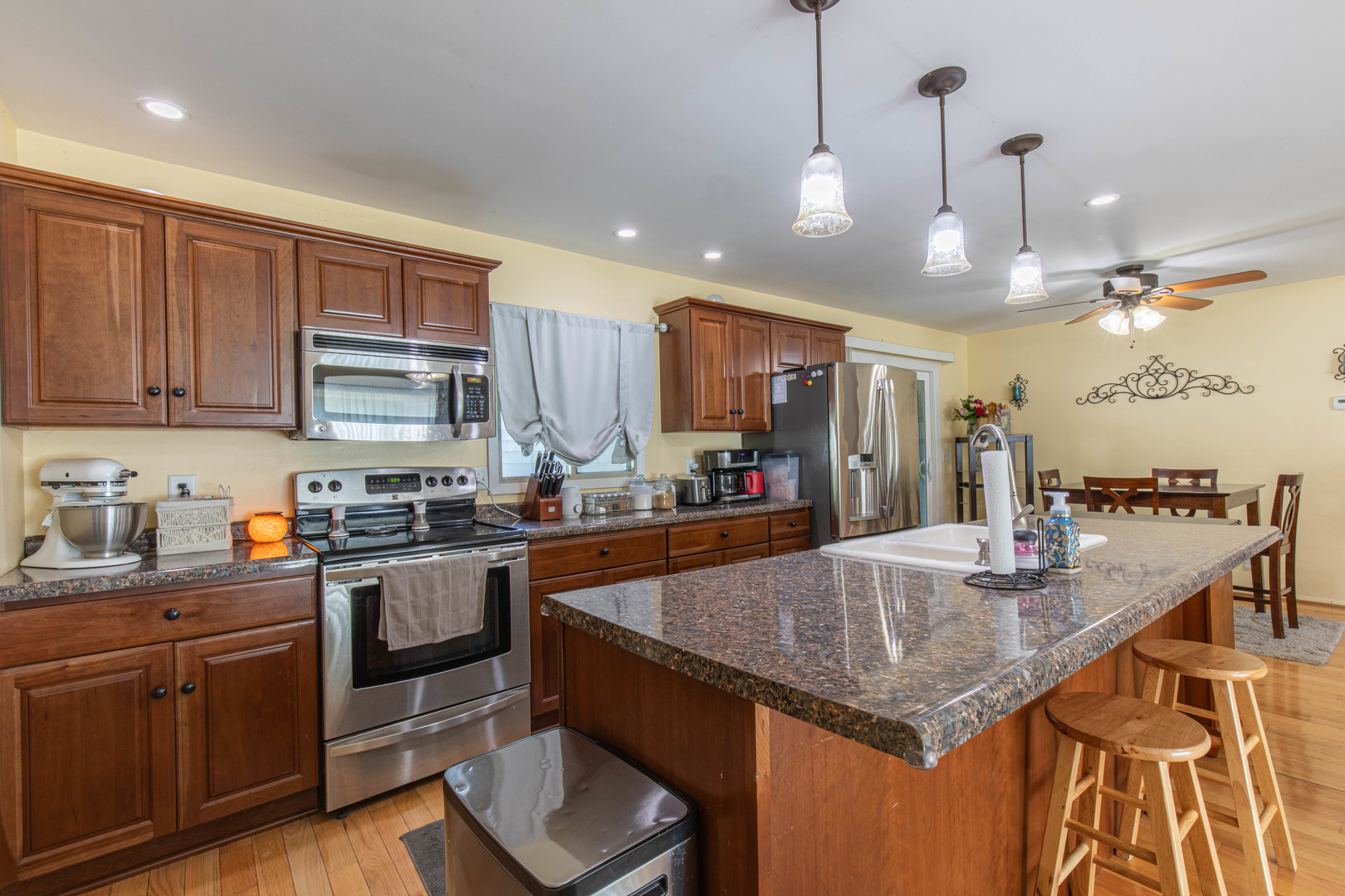 main property photo 4