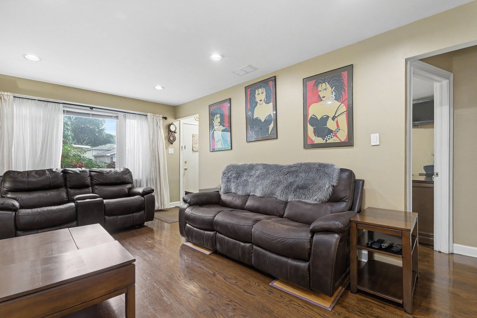 property viewer photo 4