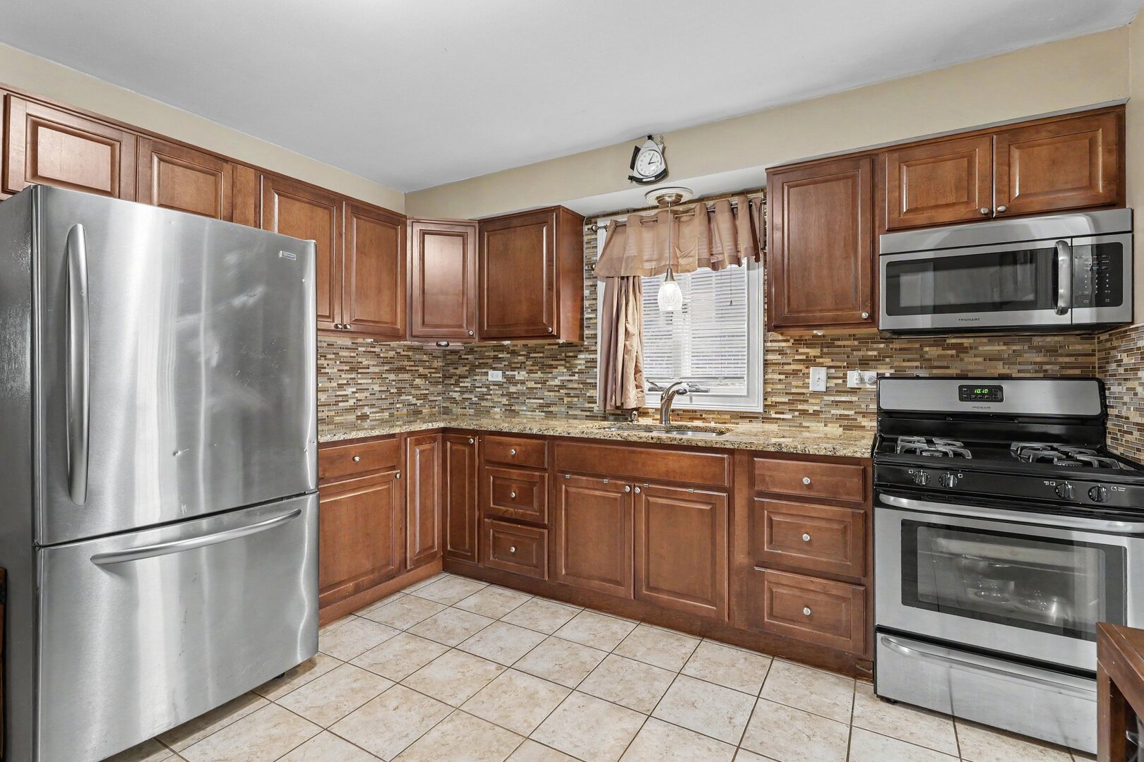 property viewer photo 7