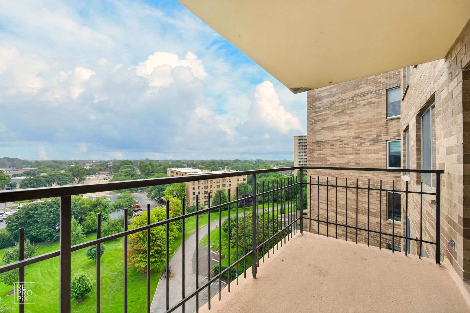 main property photo 8