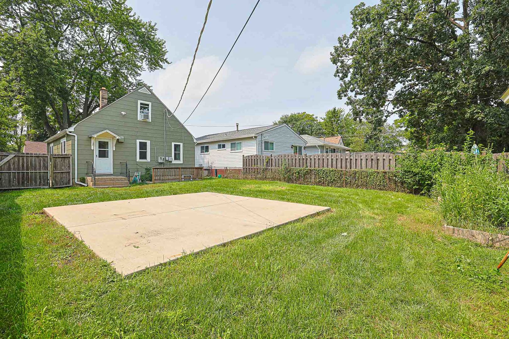 main property photo 33