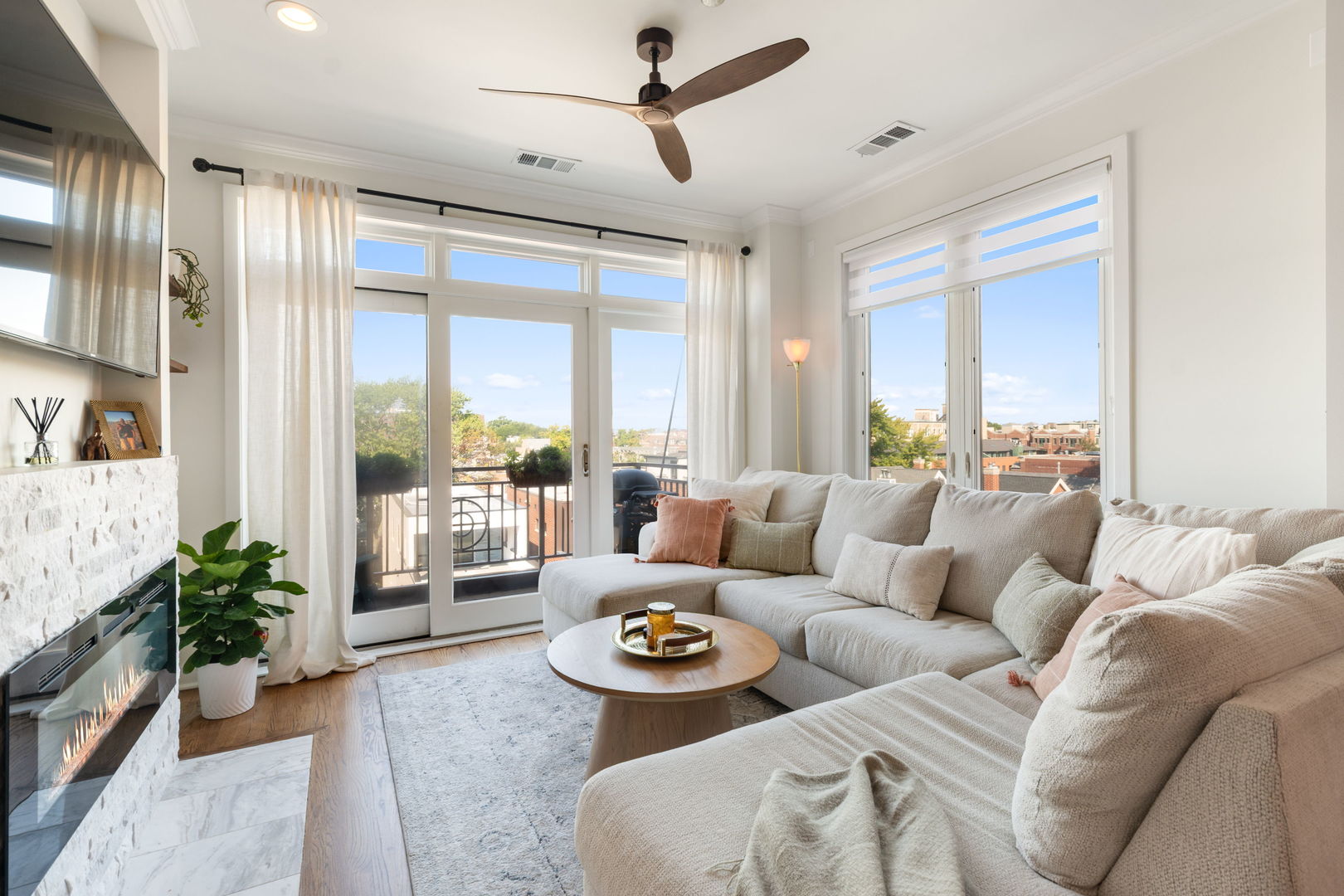 property viewer photo 2