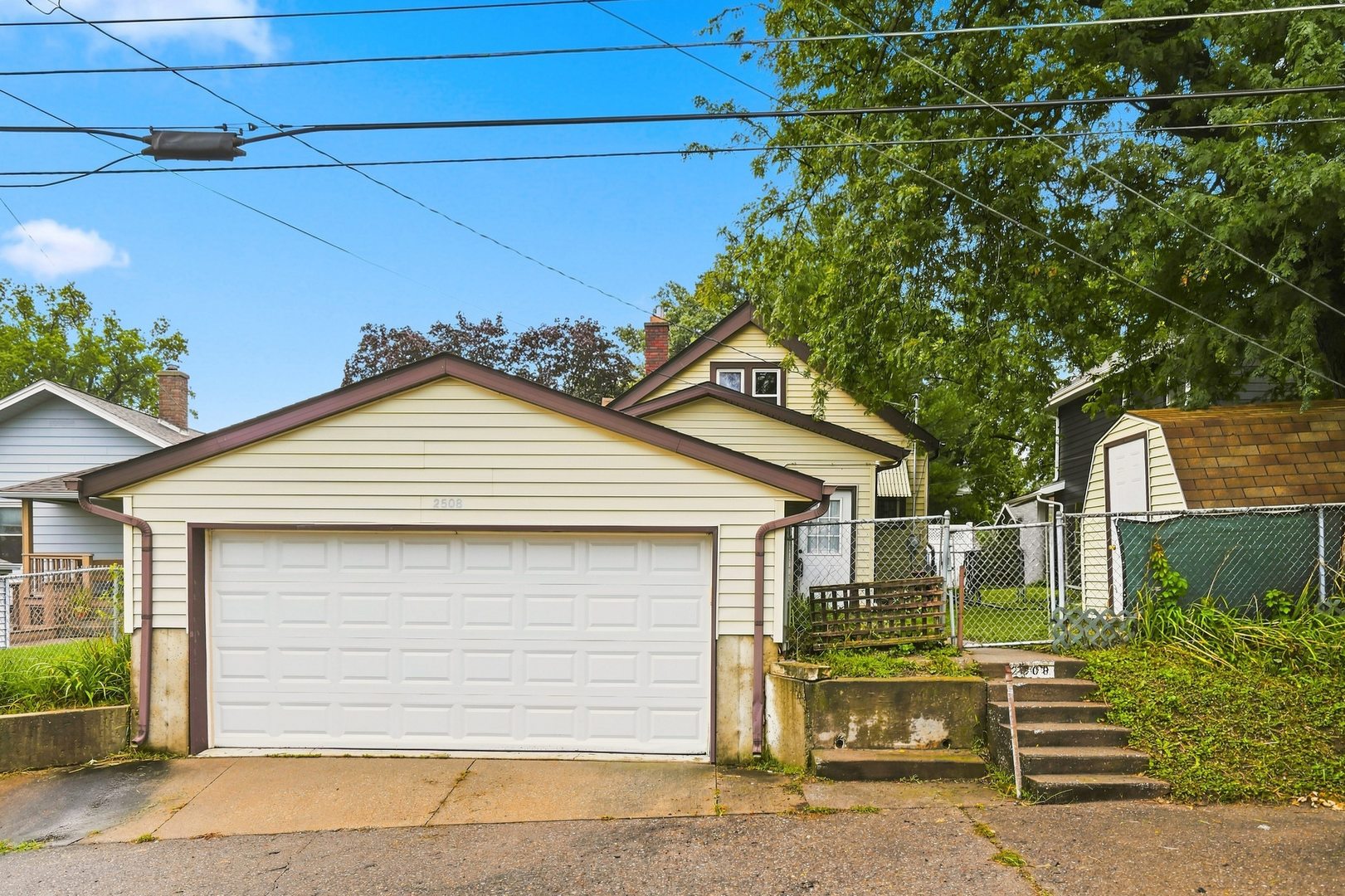 main property photo 3
