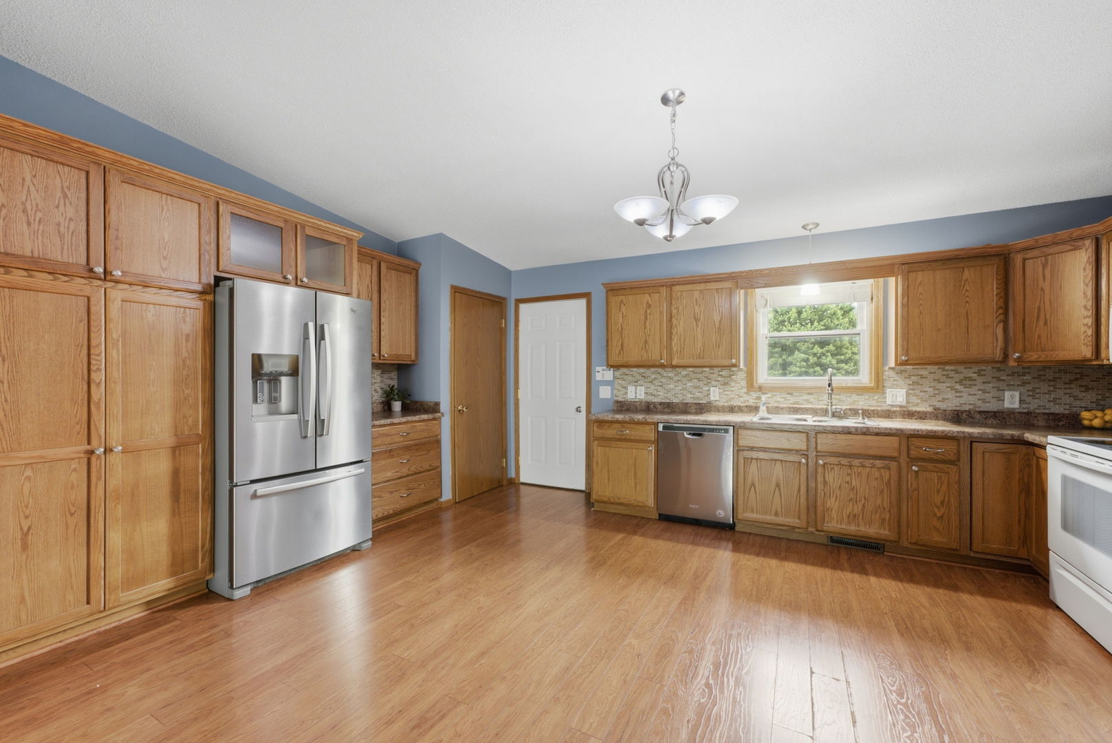 main property photo 7