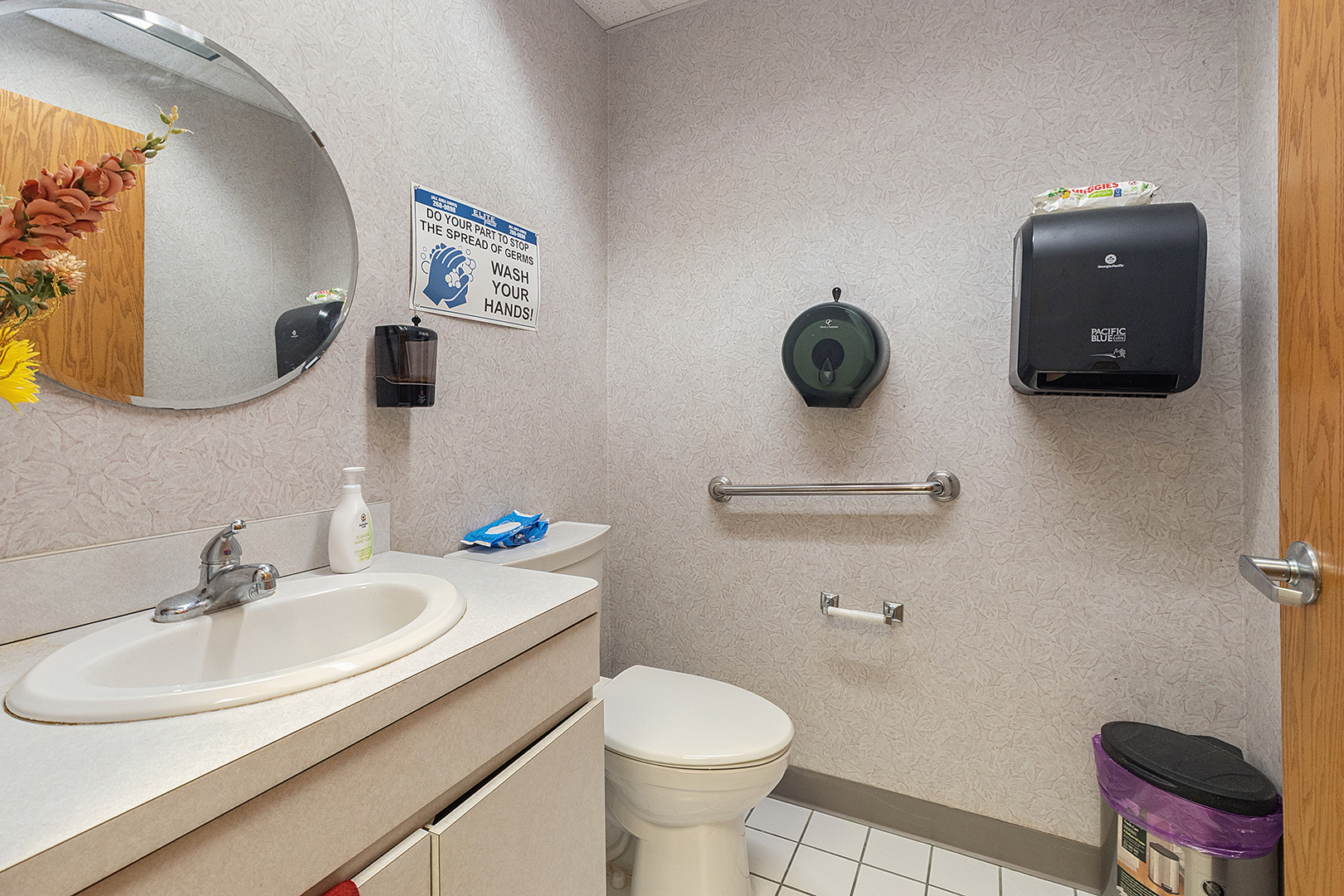 main property photo 14
