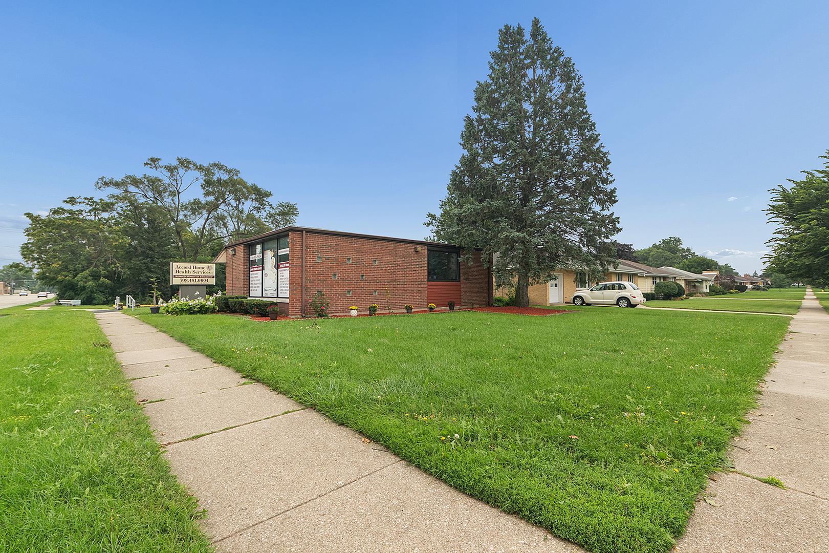 main property photo 17