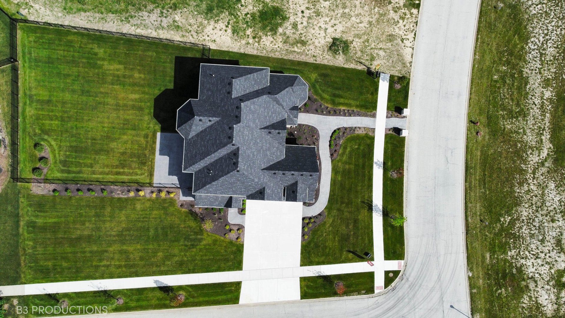 main property photo 3
