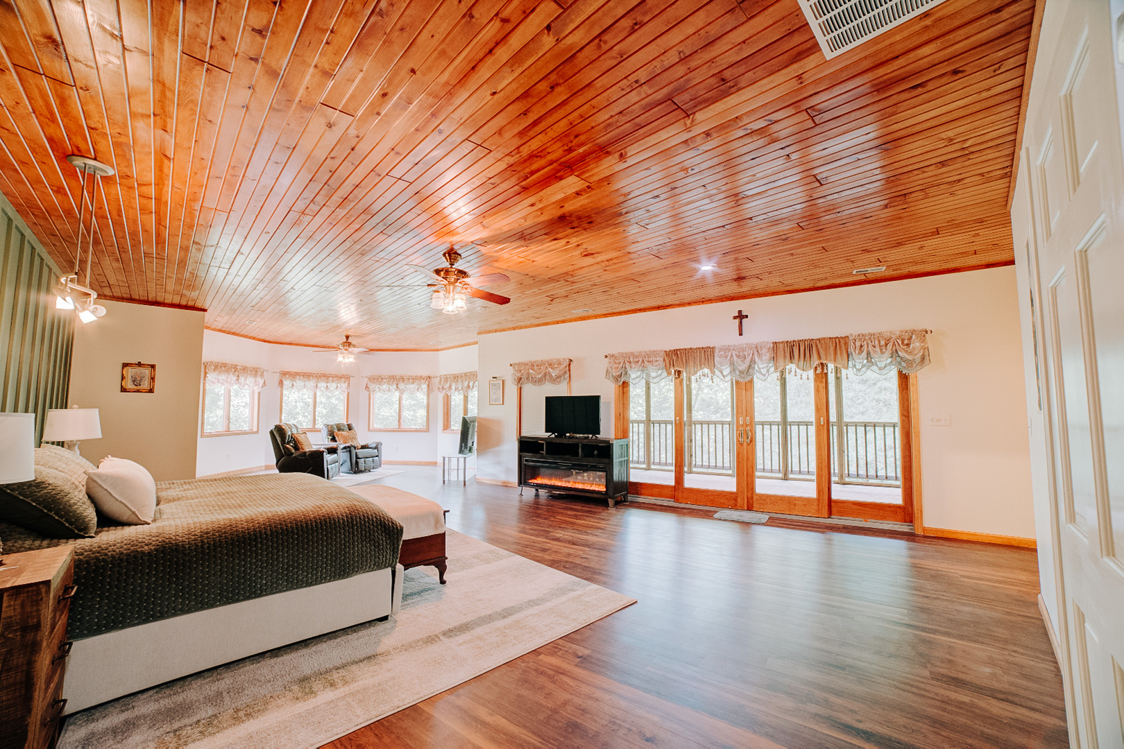 main property photo 77