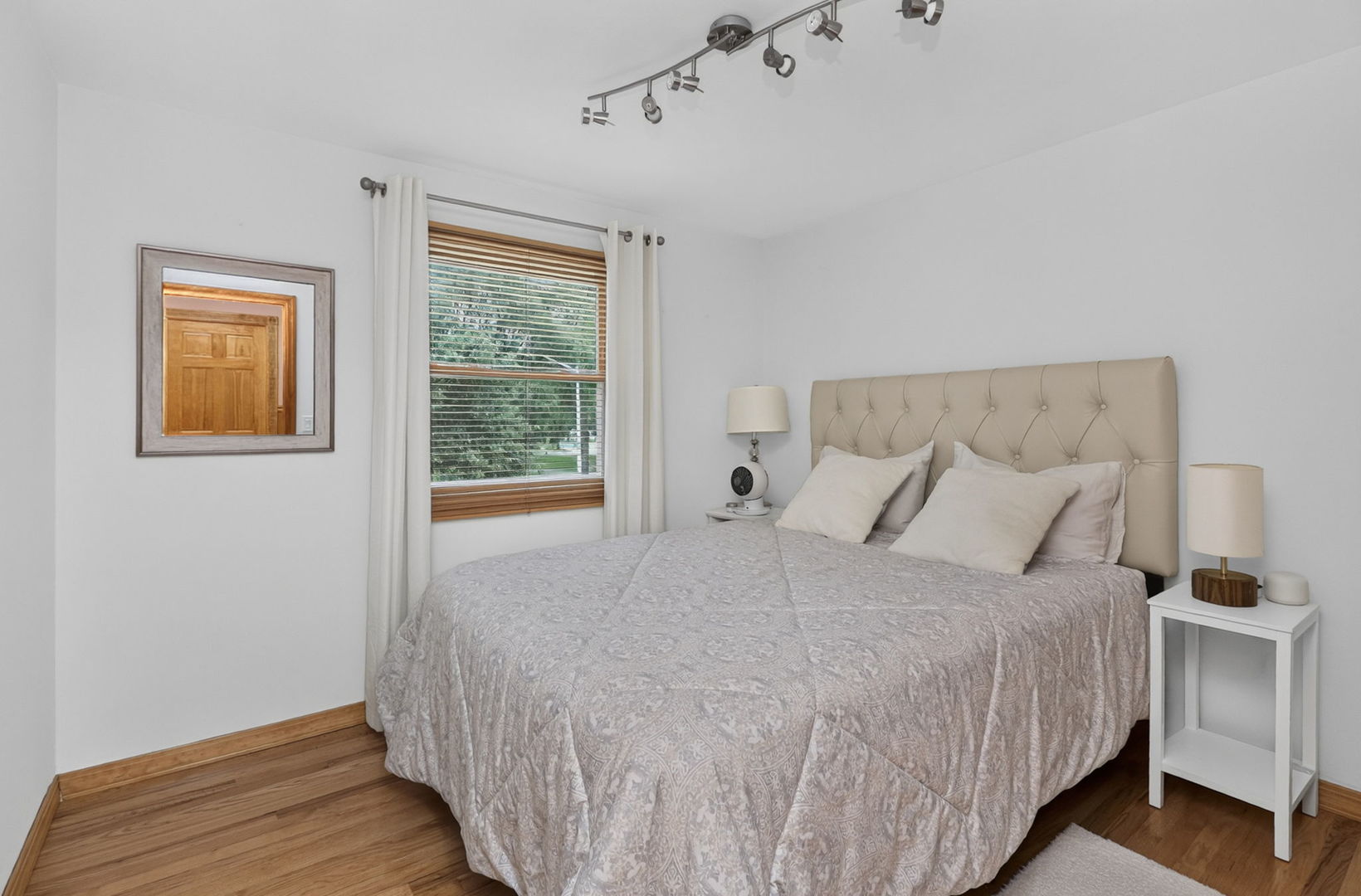 property viewer photo 15