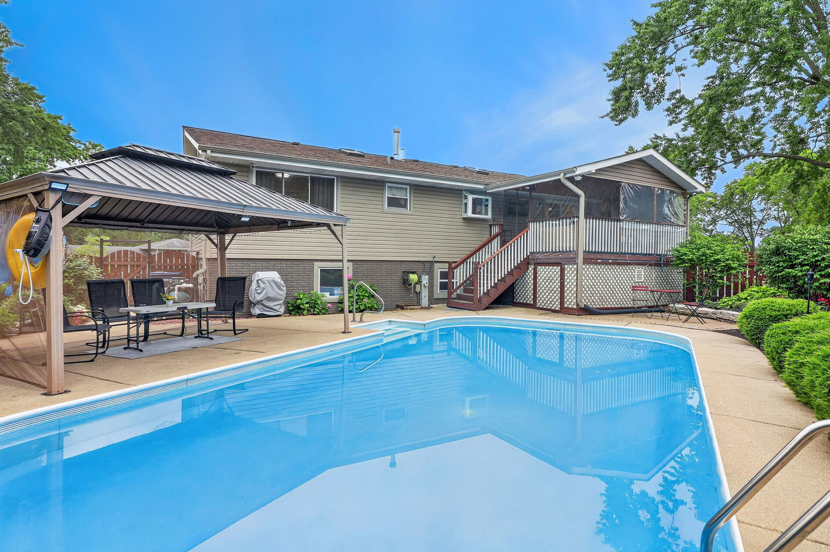 property viewer photo 30