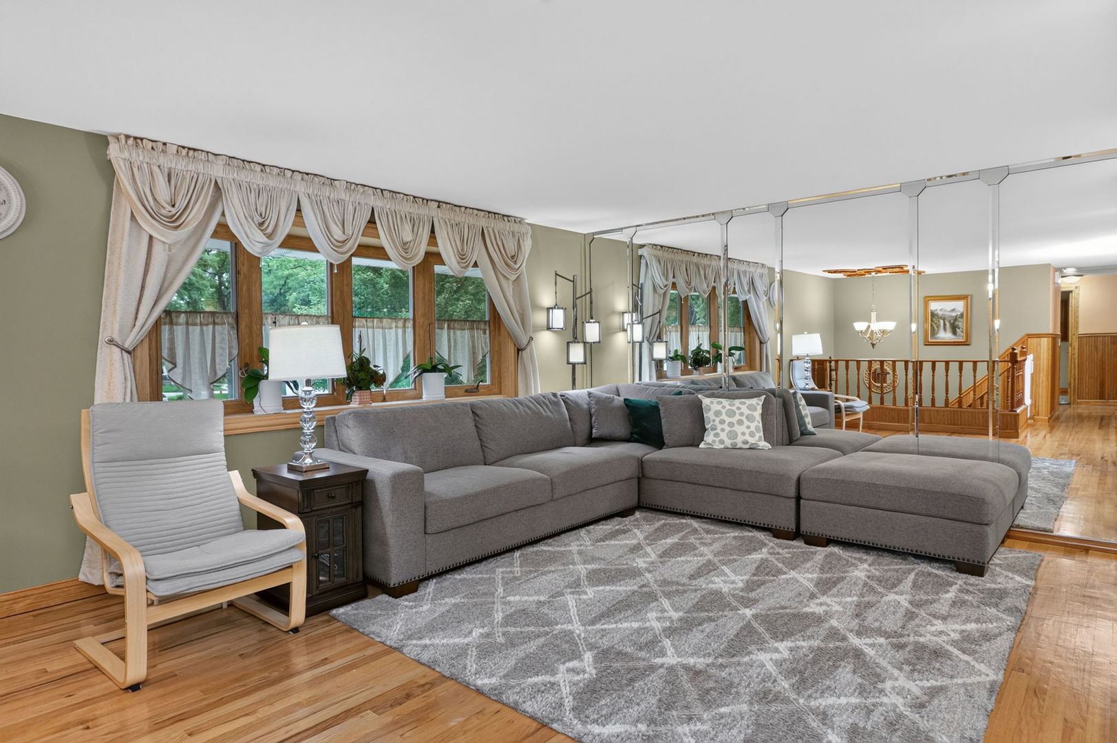 property viewer photo 6