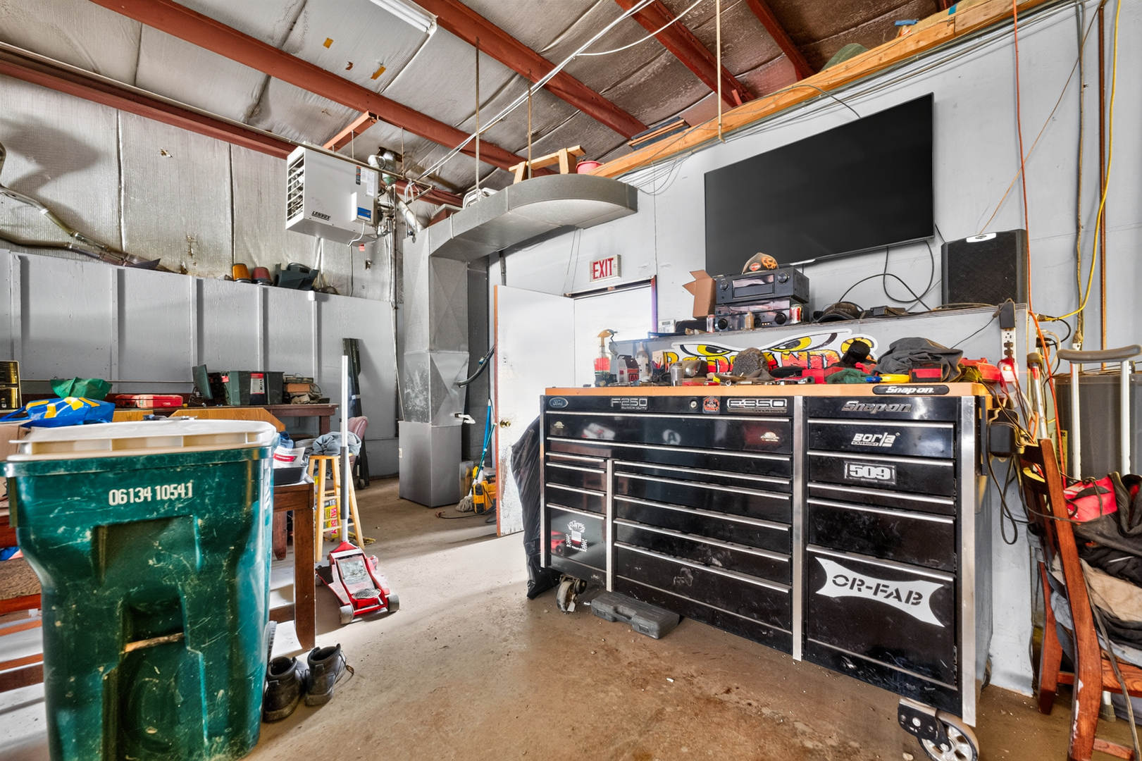 main property photo 28