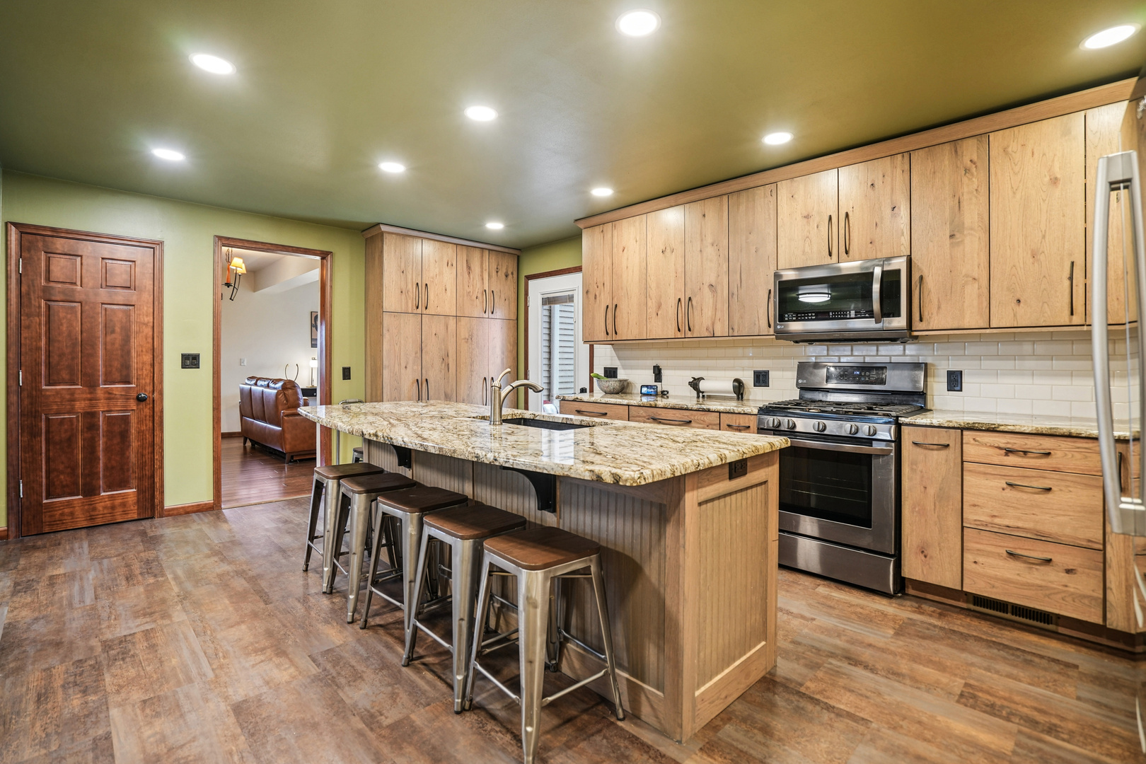 main property photo 4