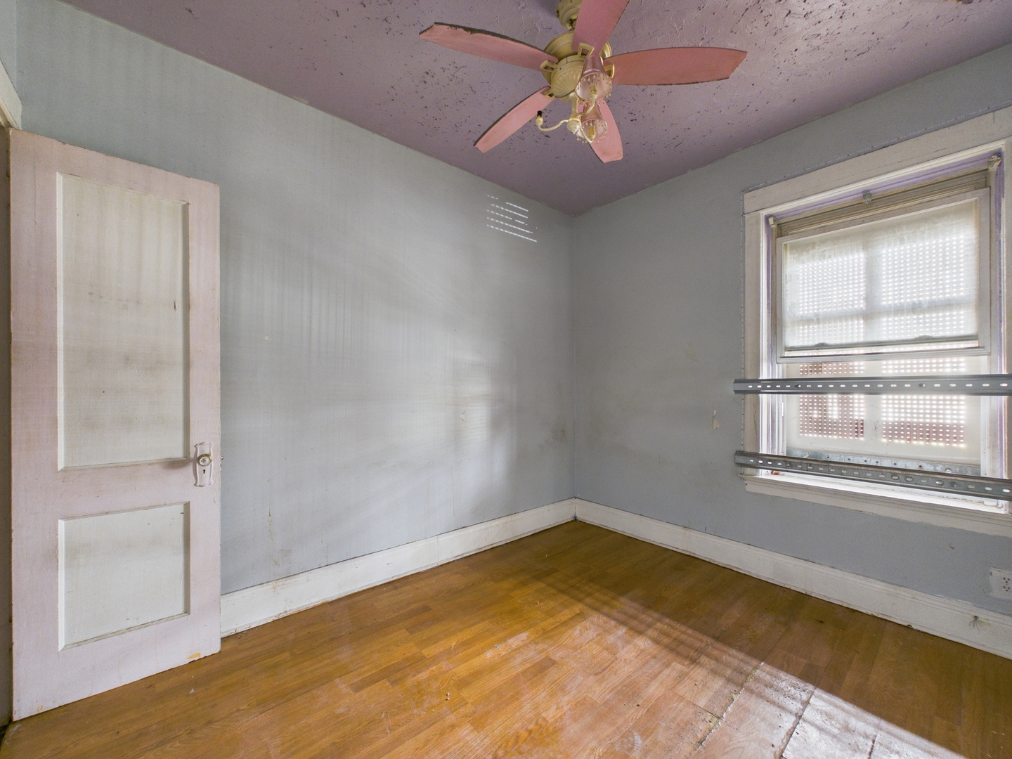 property viewer photo 18