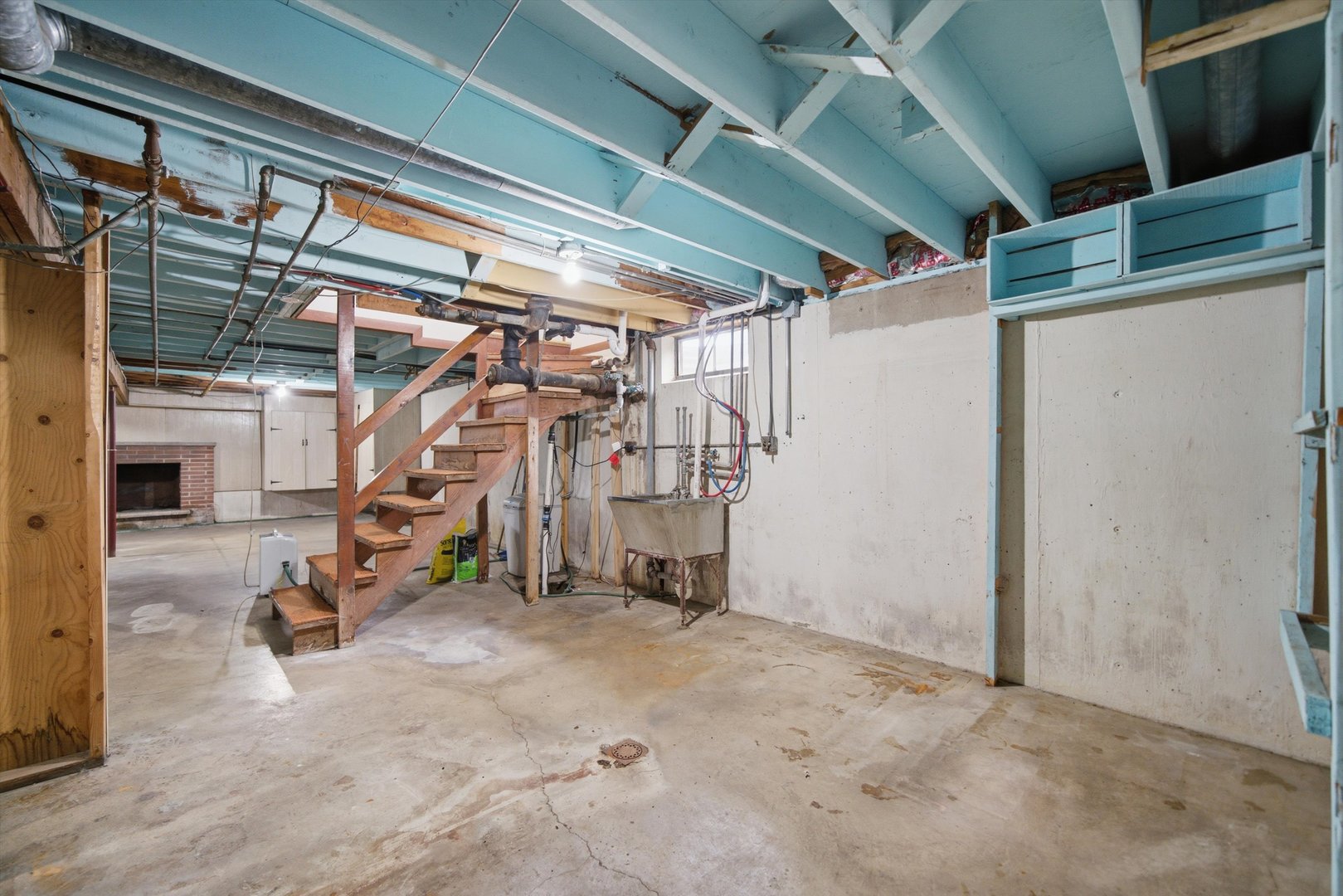 main property photo 25