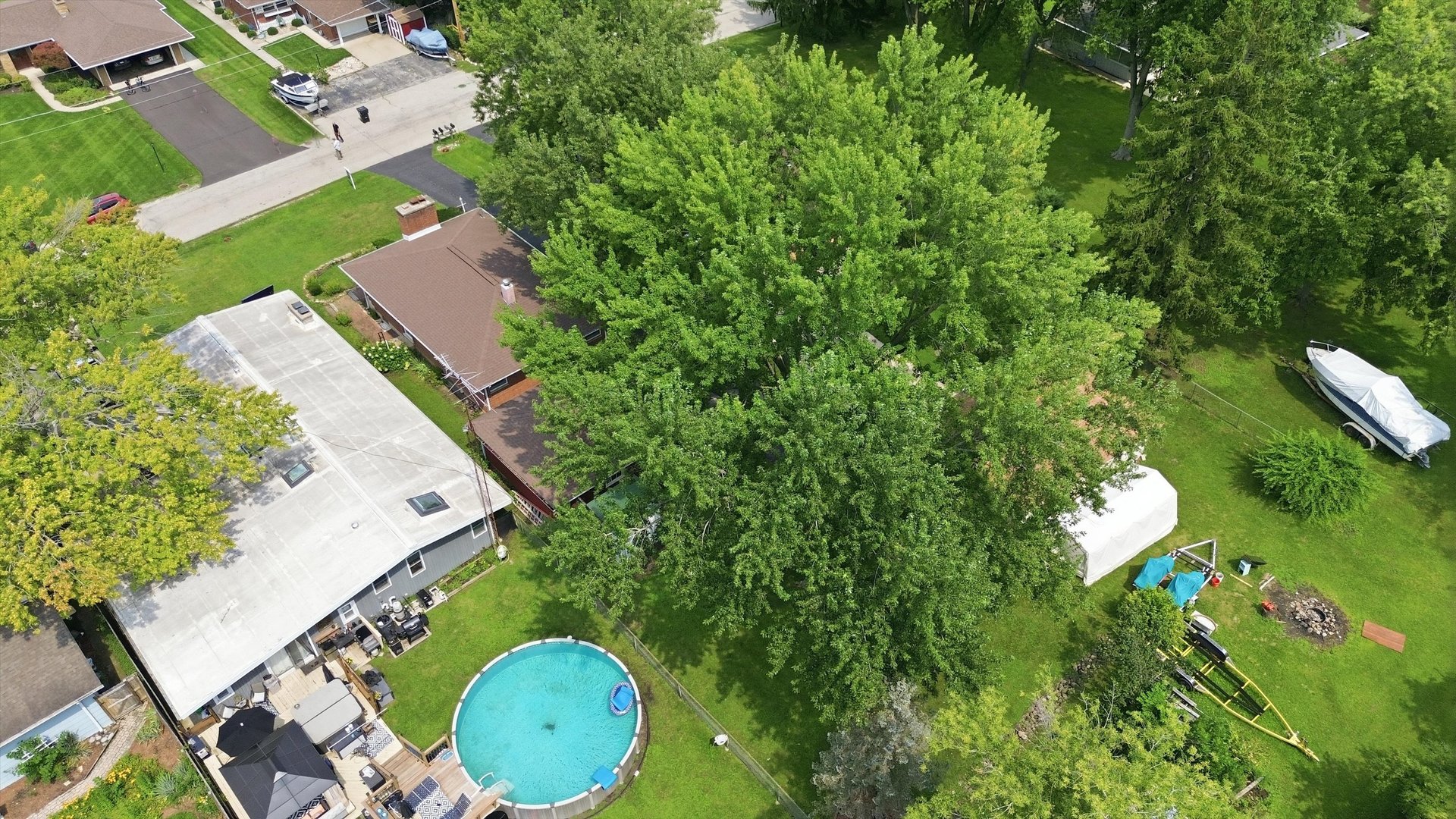 main property photo 39