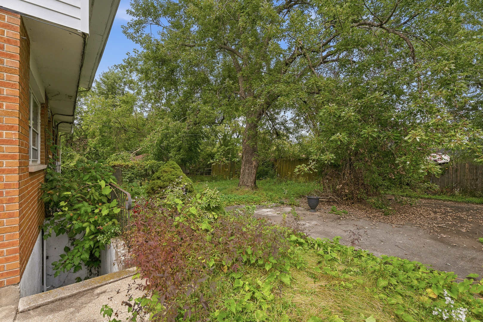 main property photo 31