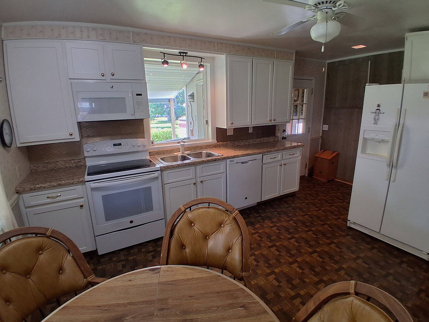 main property photo 32