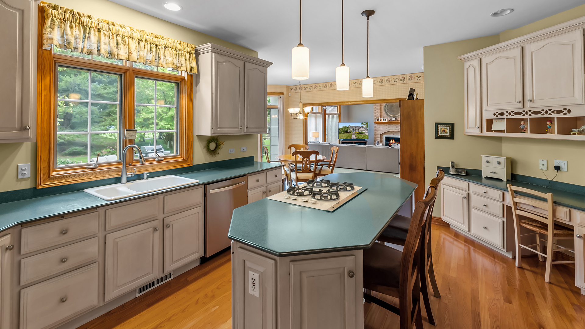 main property photo 25