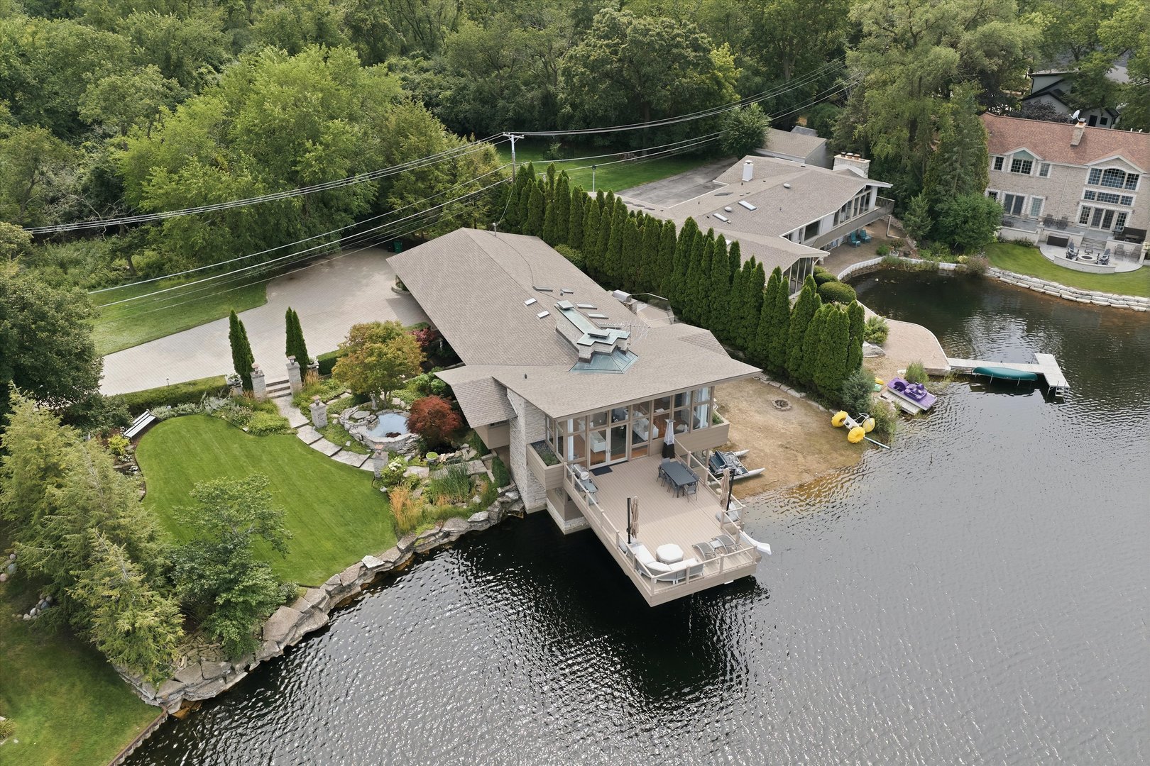 main property photo 32