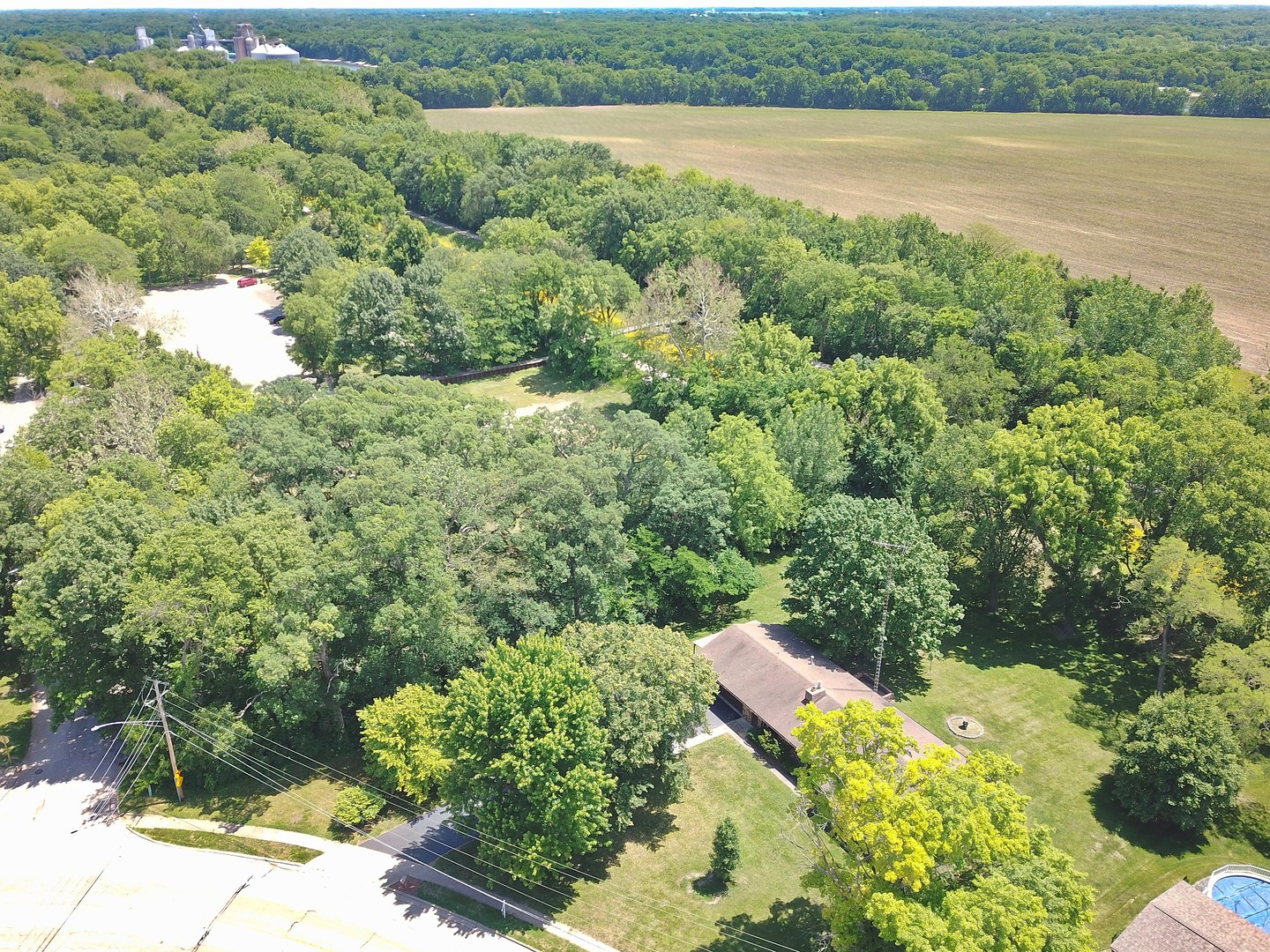 main property photo 37