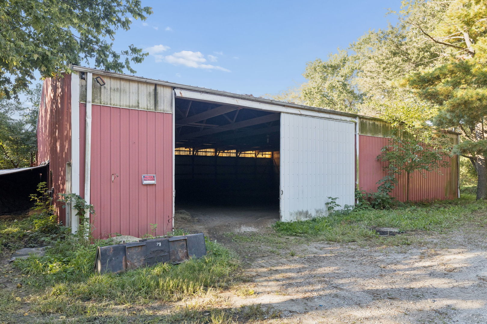 main property photo 23