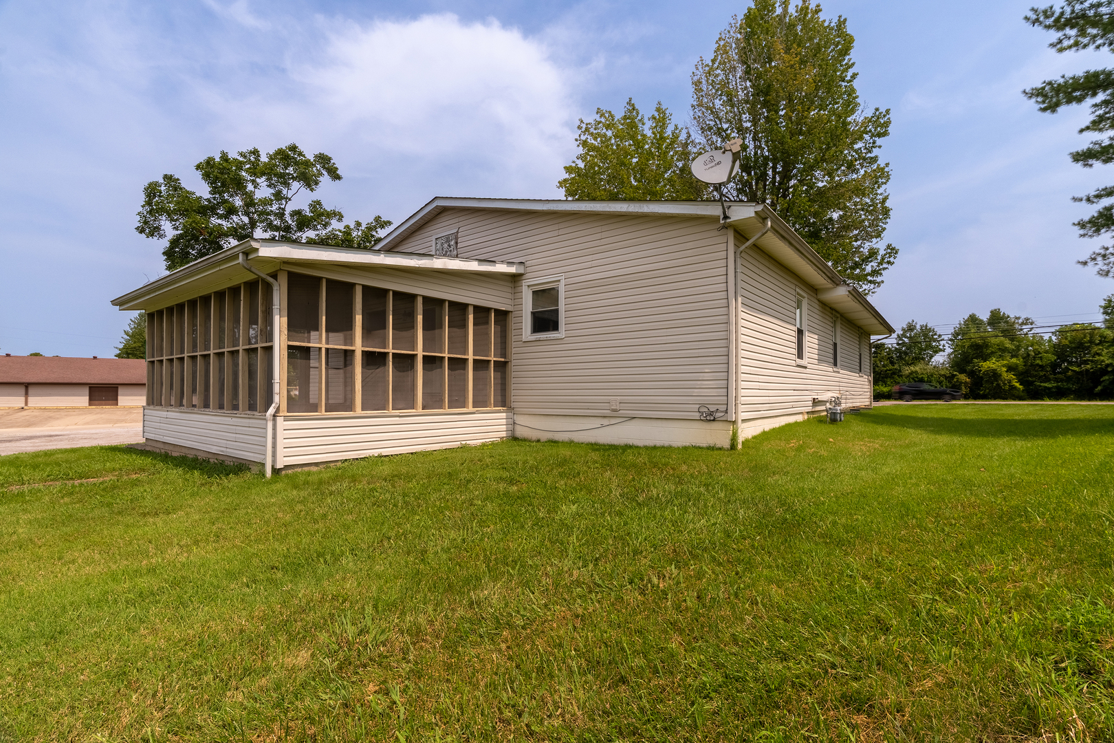 main property photo 19