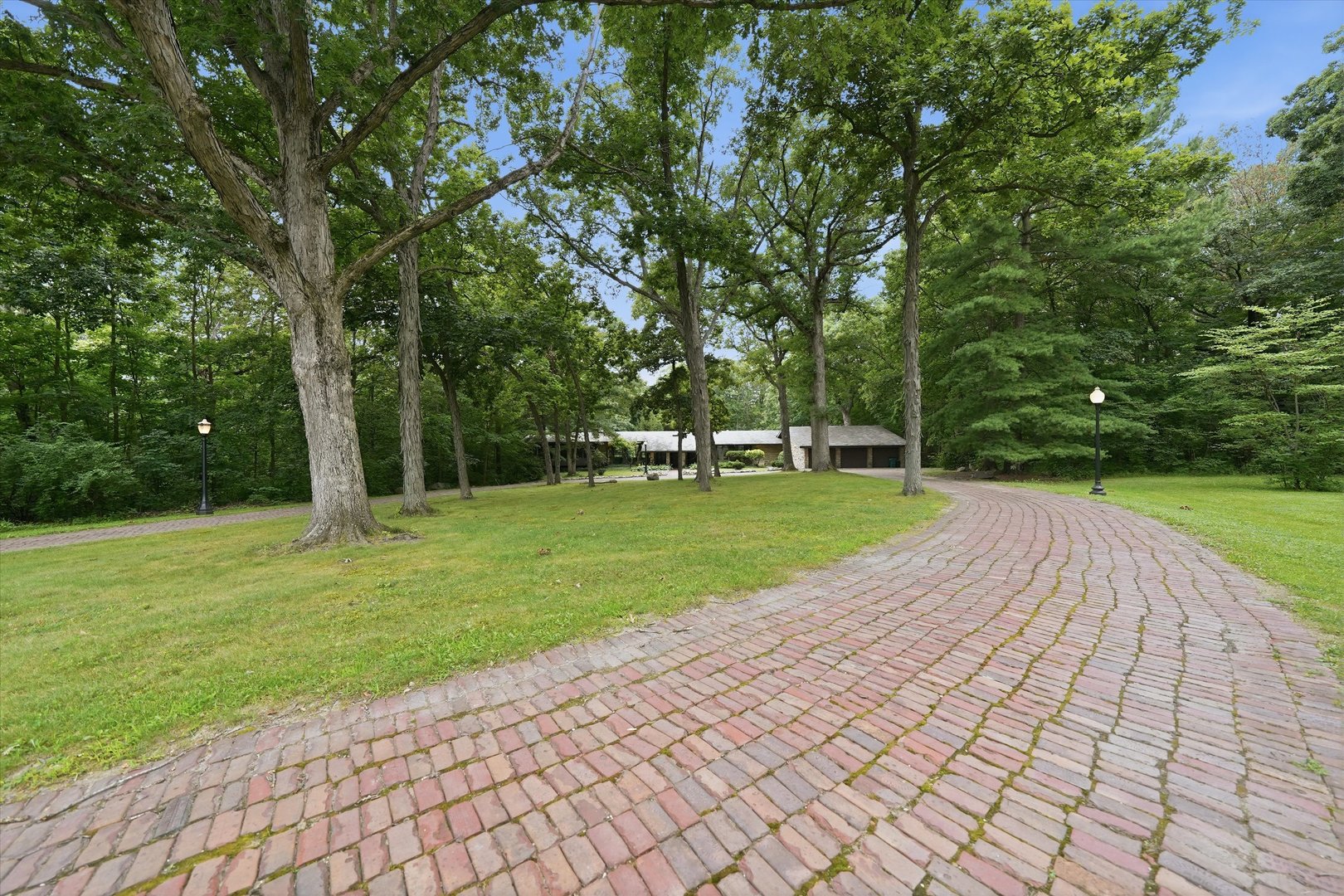 main property photo 45