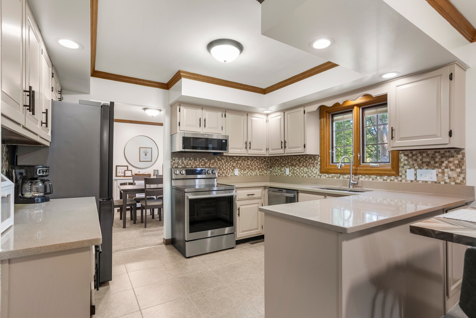 property viewer photo 18