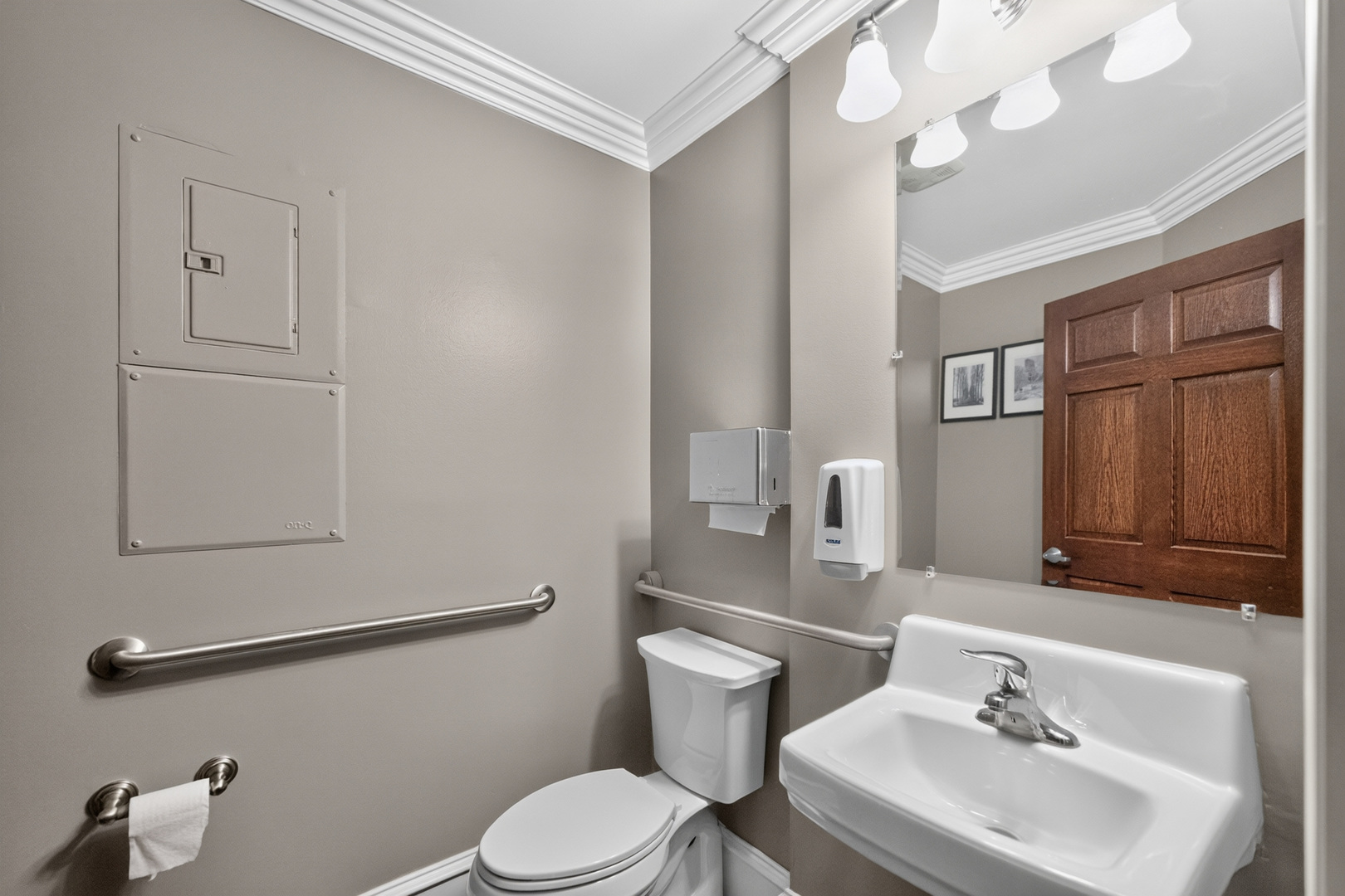 main property photo 9