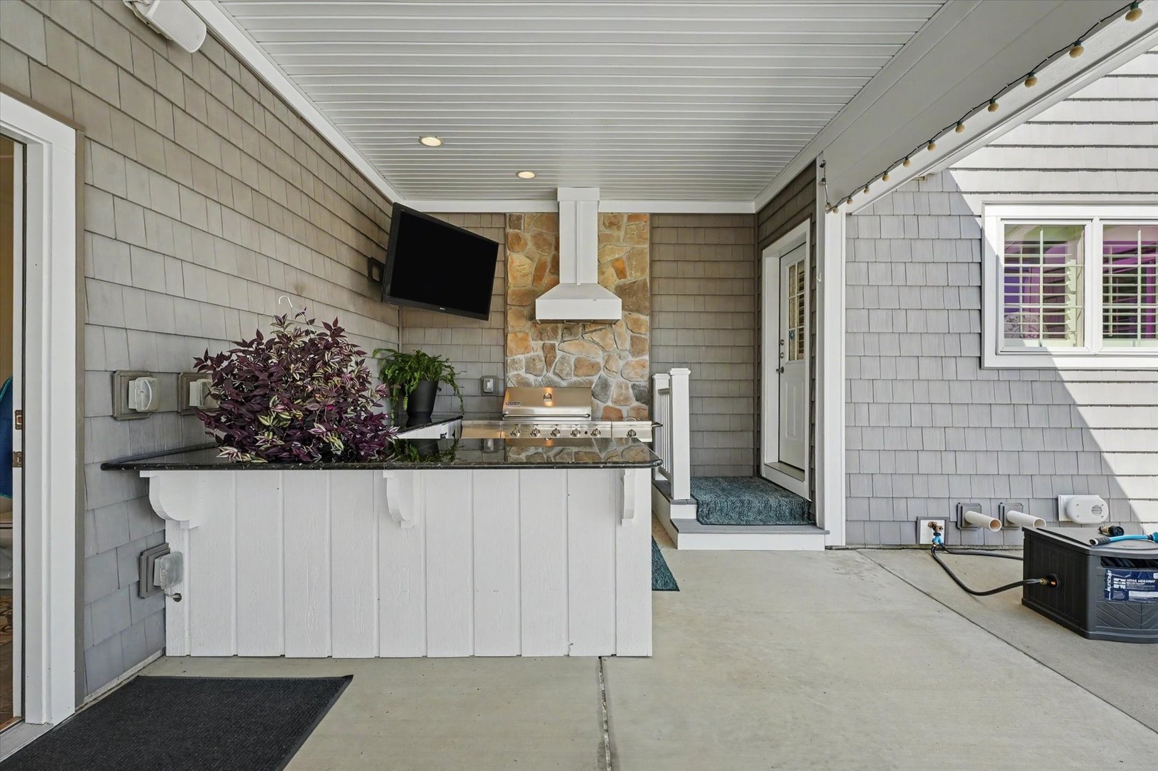 main property photo 80