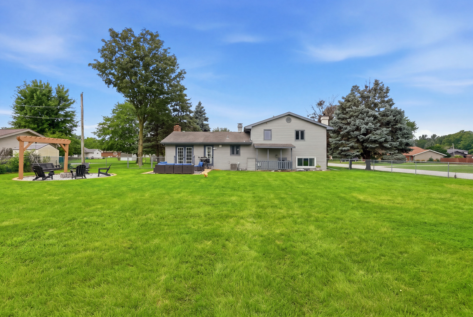 main property photo 31