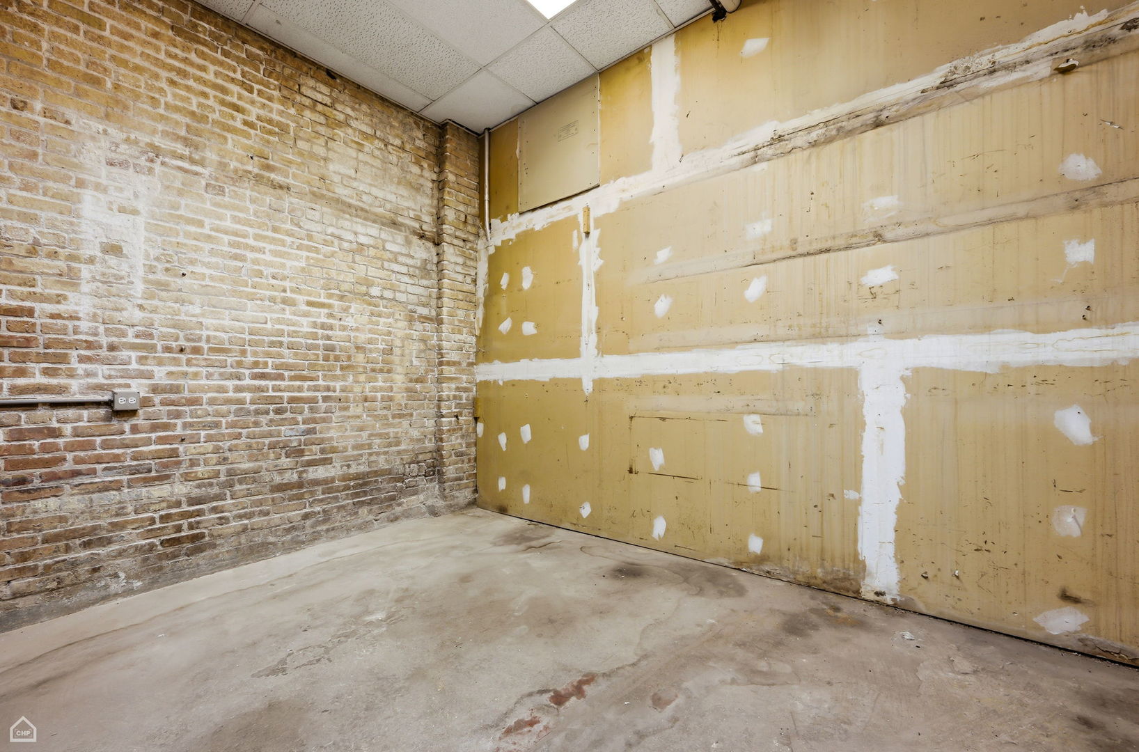 main property photo 13