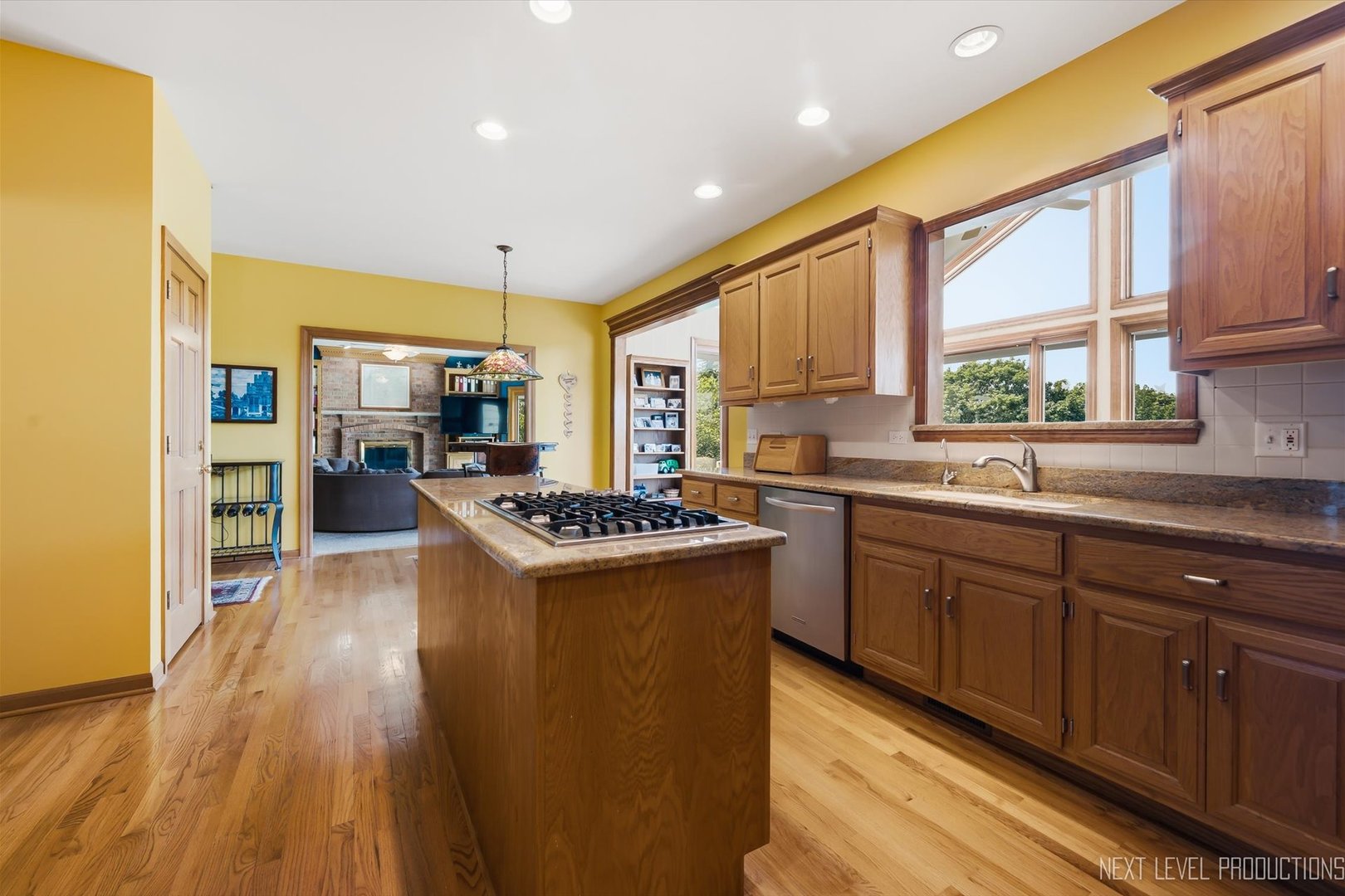 main property photo 10