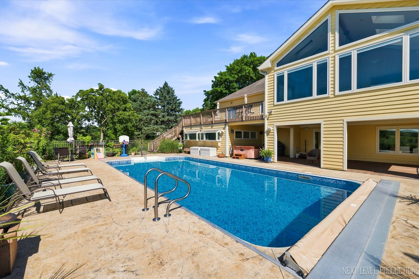 main property photo 35
