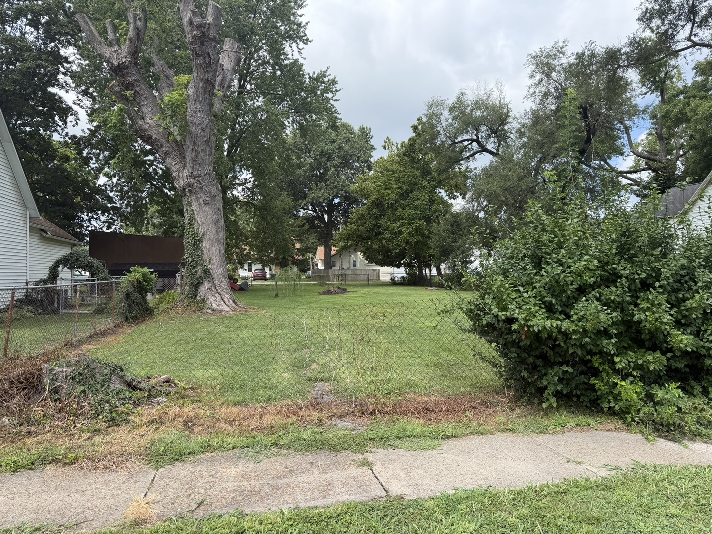 main property photo 16