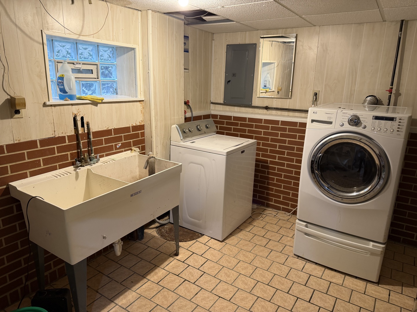 main property photo 16