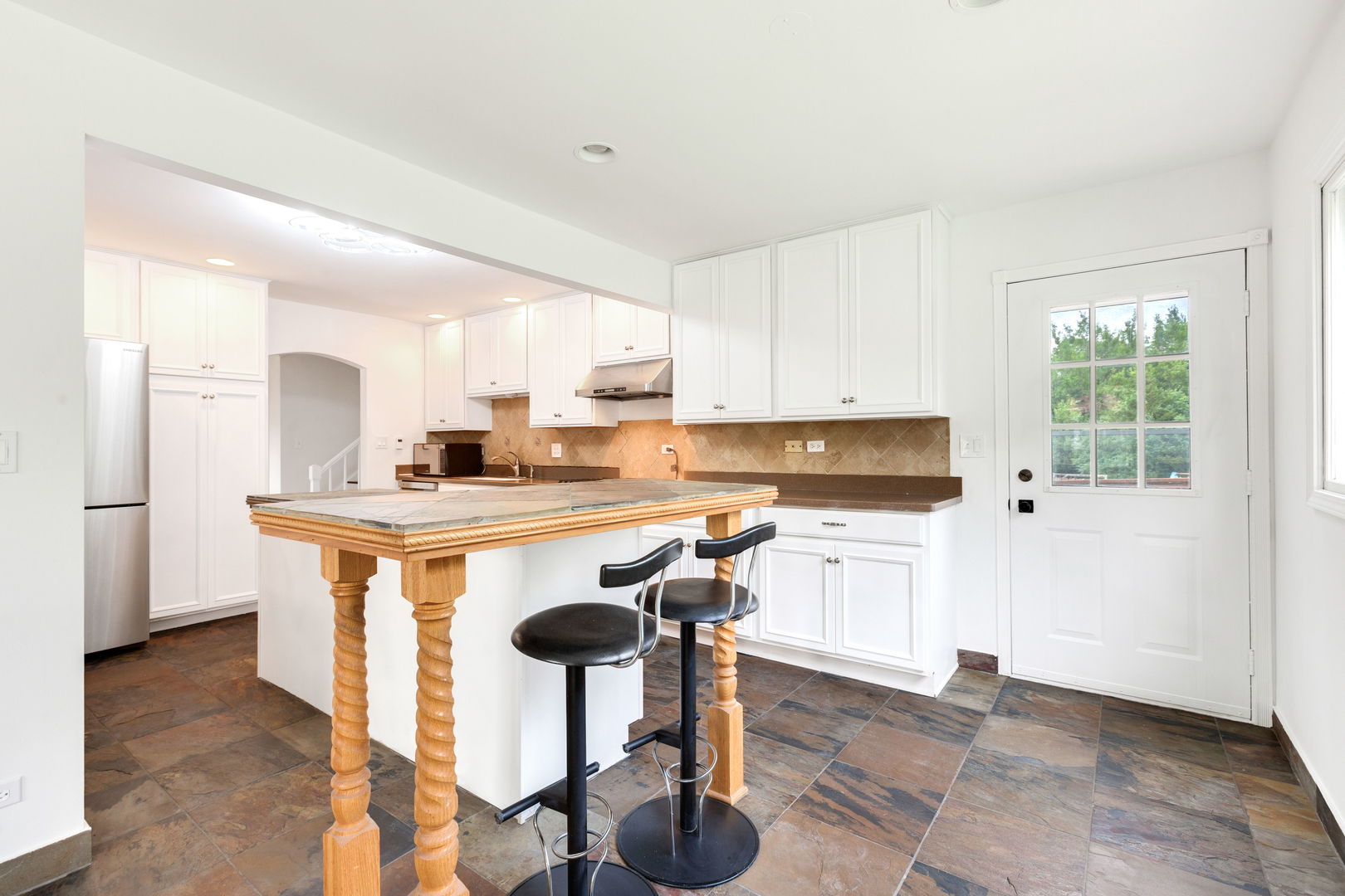 main property photo 8