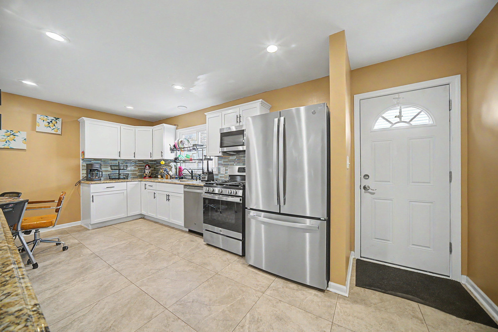 main property photo 5