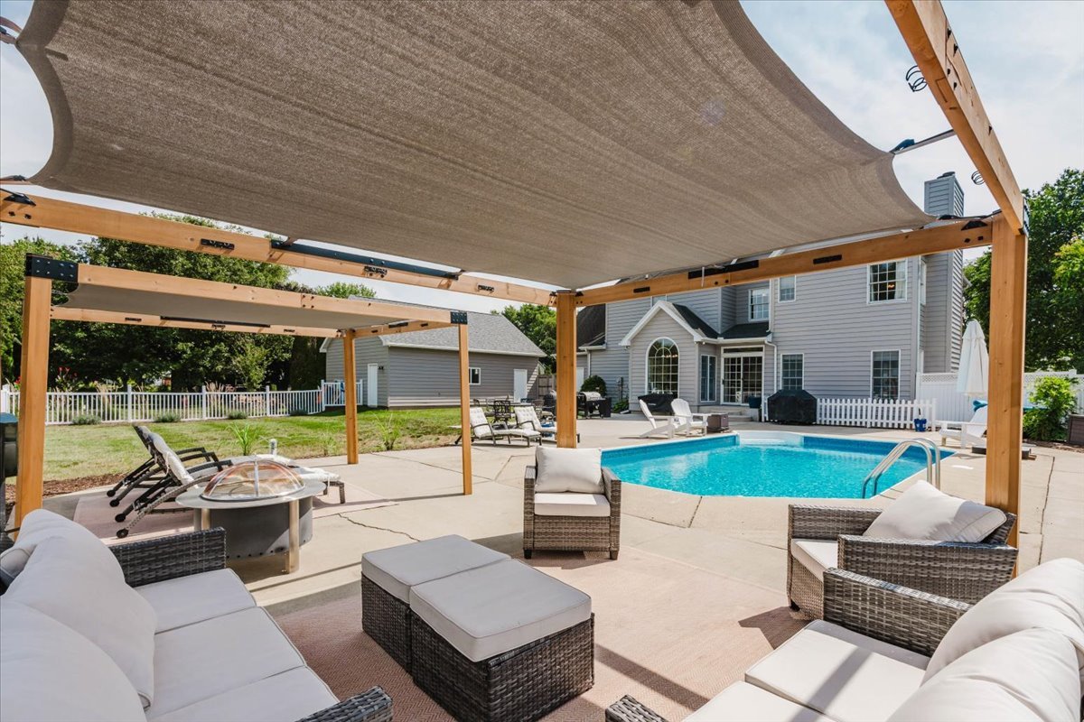main property photo 45